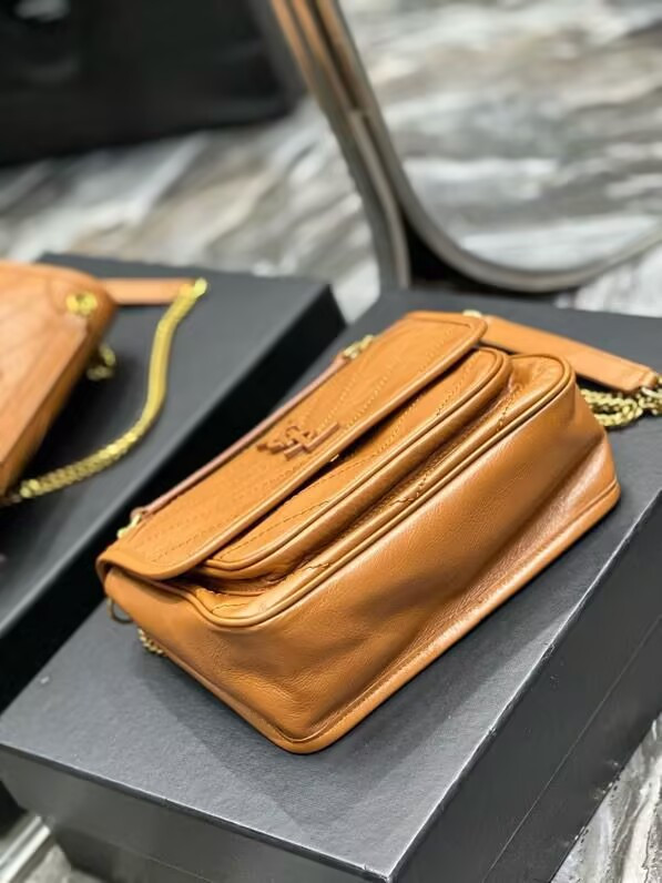 Y51 NIKI 21x16x7.5cm