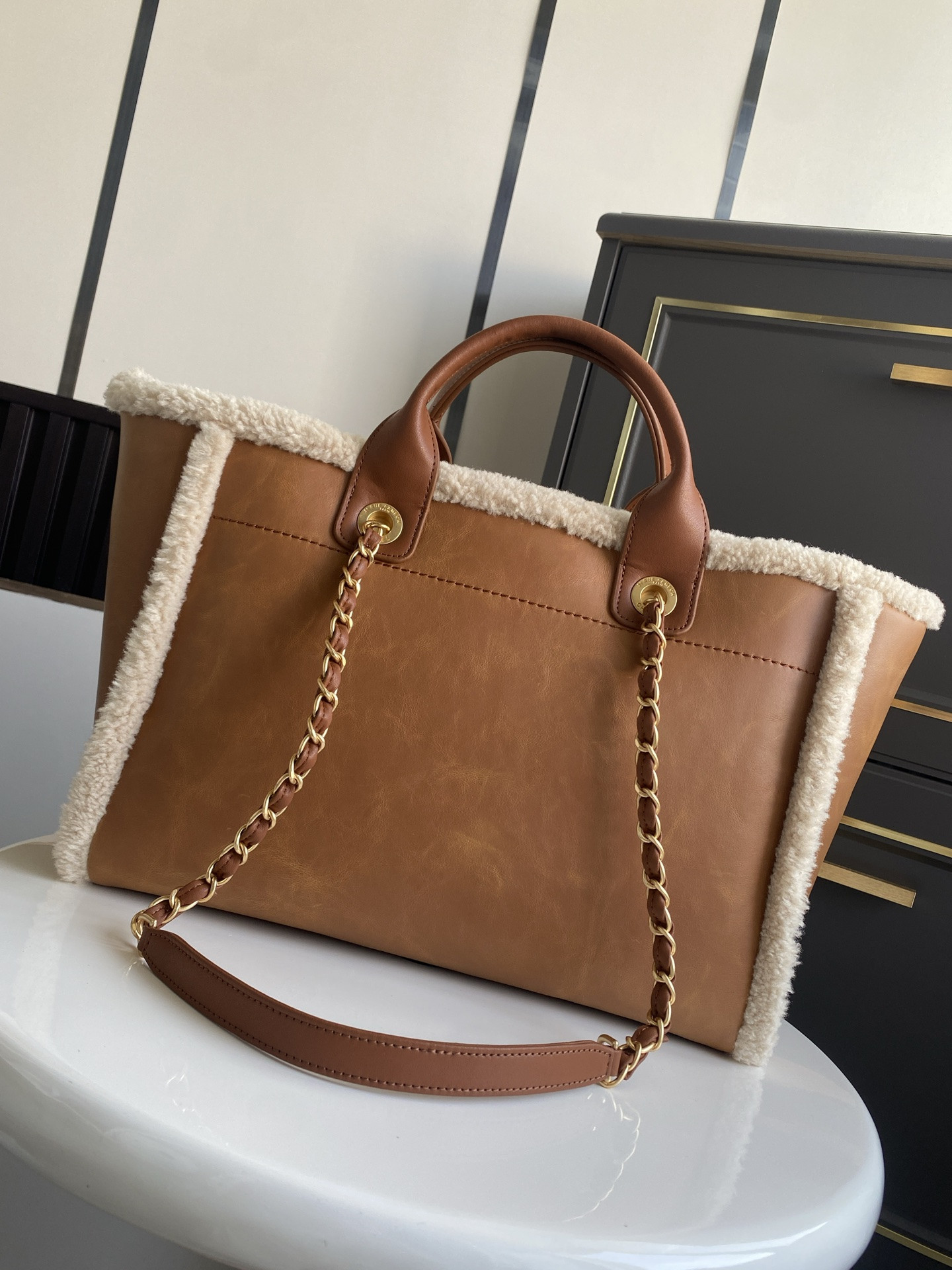 Ch**el deauville tote shopping bag 33cm
