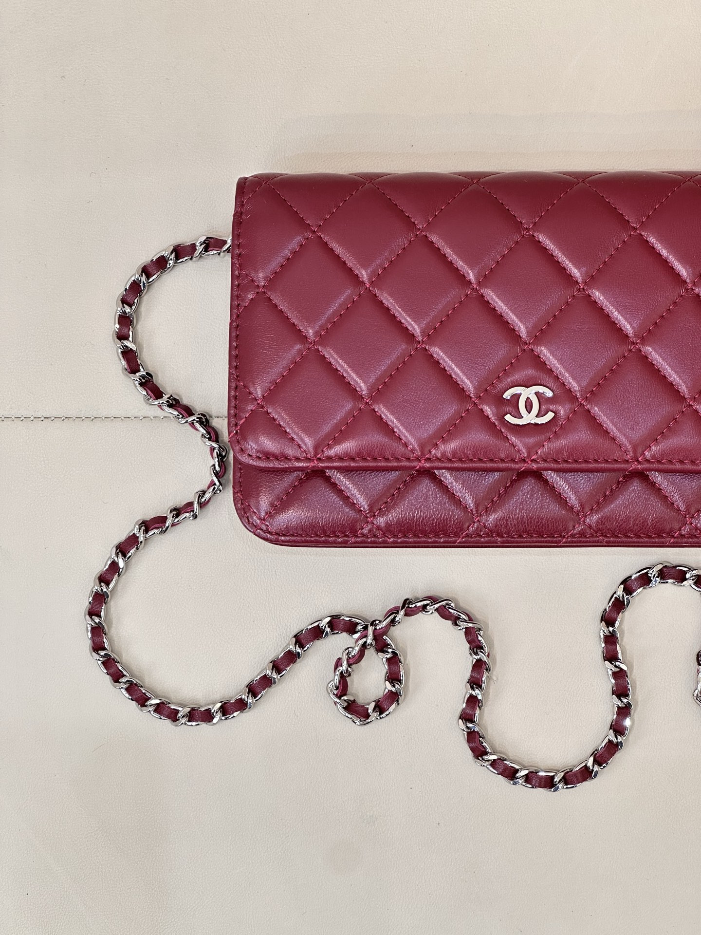 Ch**el WOC CLASSIC WALLET ON CHAIN 13x19cm