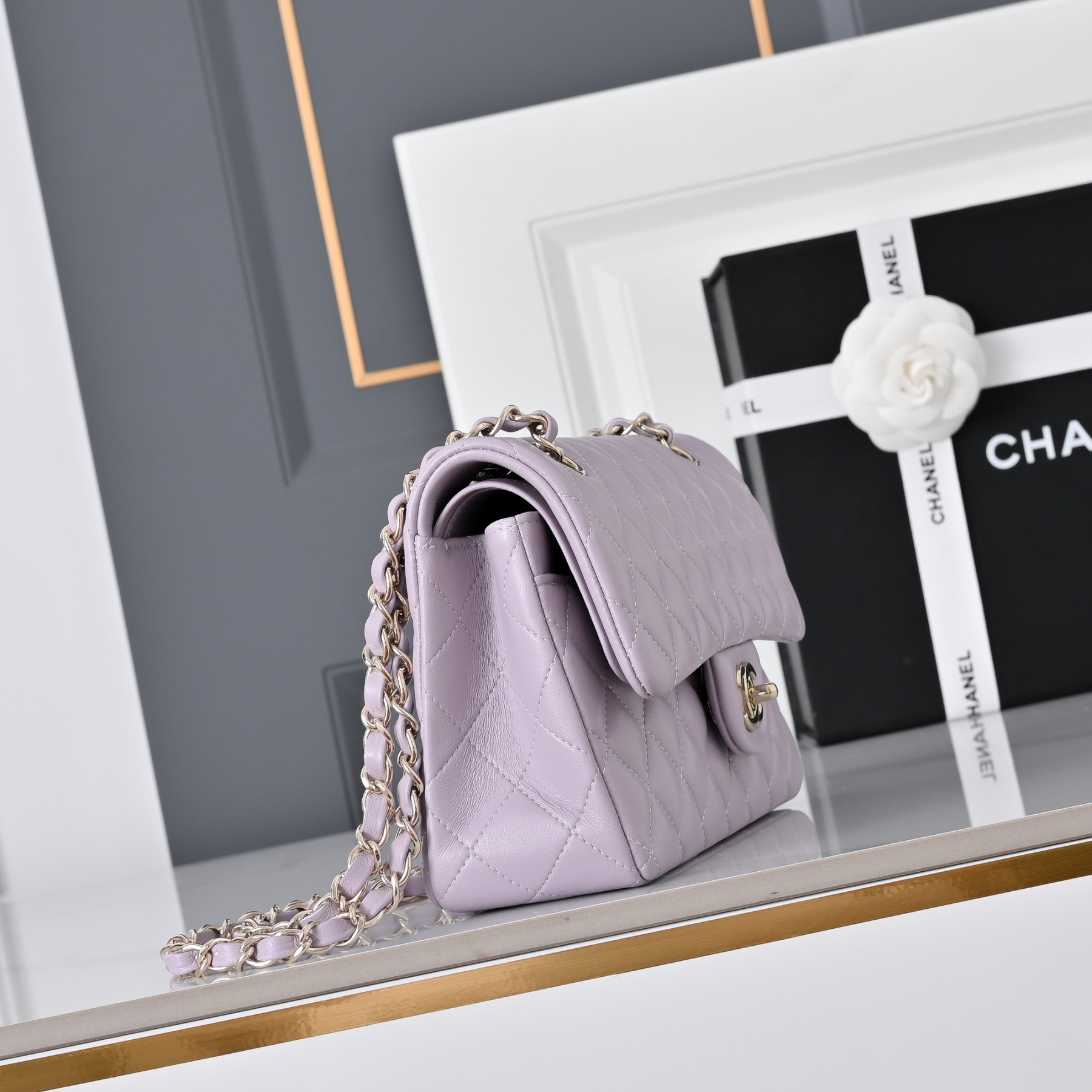 Ch**el classic flap handbag light purple with light gold hardware a01113 23x14.5x6cm
