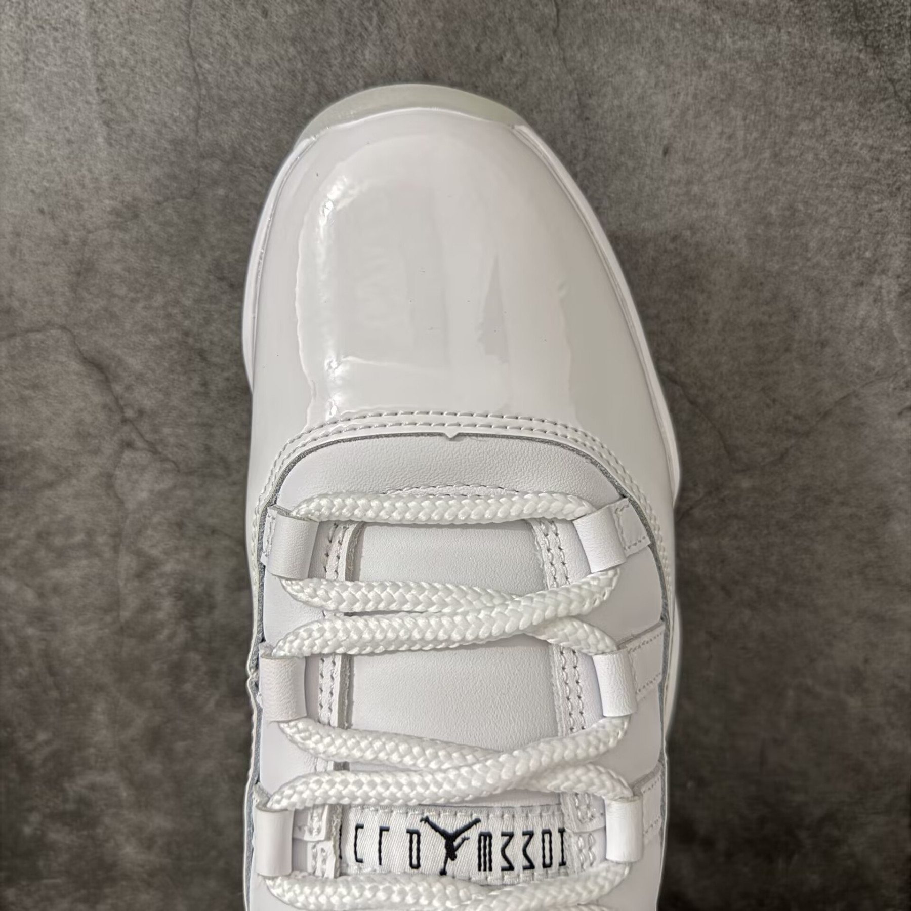 UA AIR JORDAN 11