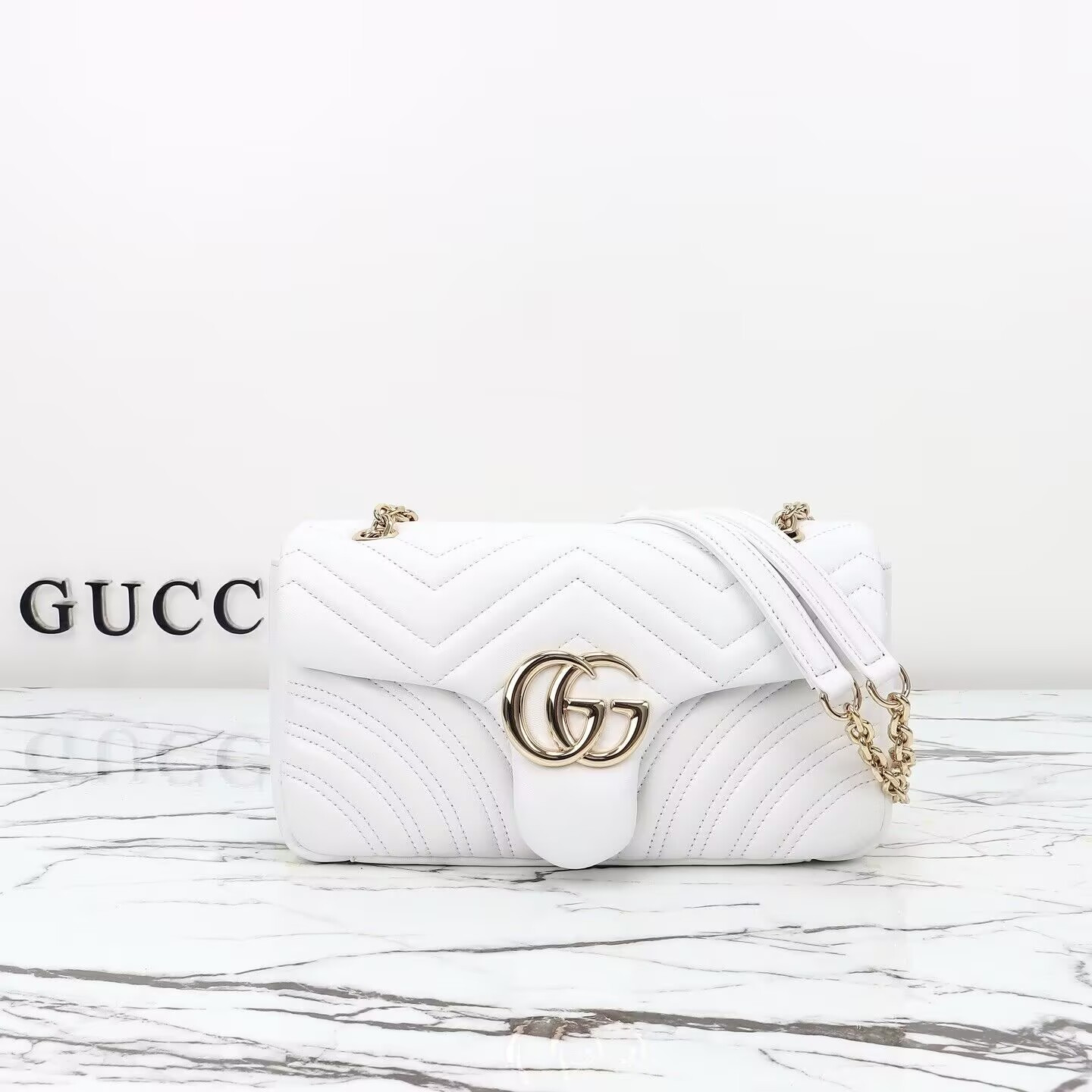 Gucci GG Marmont medium shoulder bag 26x15x7cm