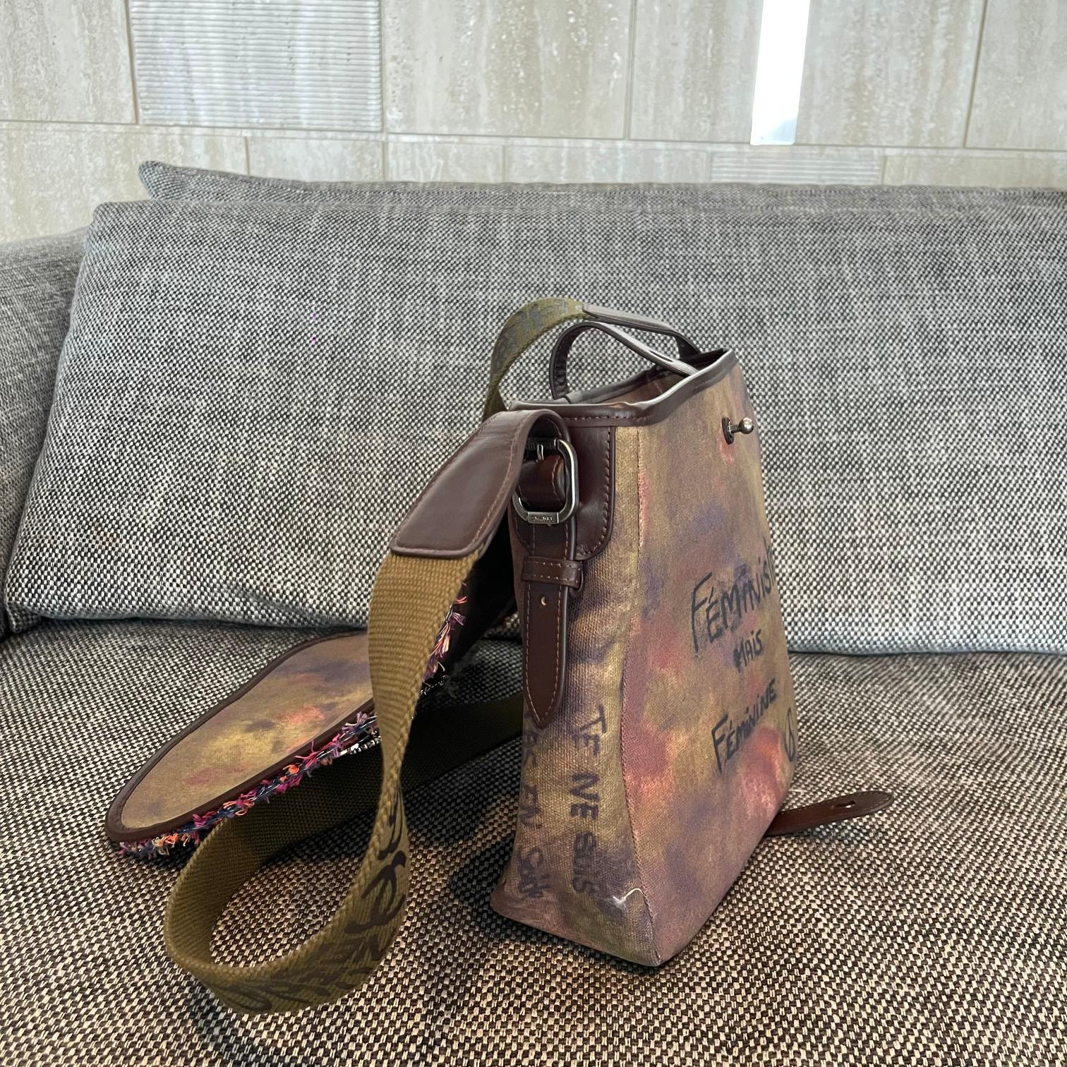 Chanel On the Pavements Graffiti Messenger Bag 30x30cm