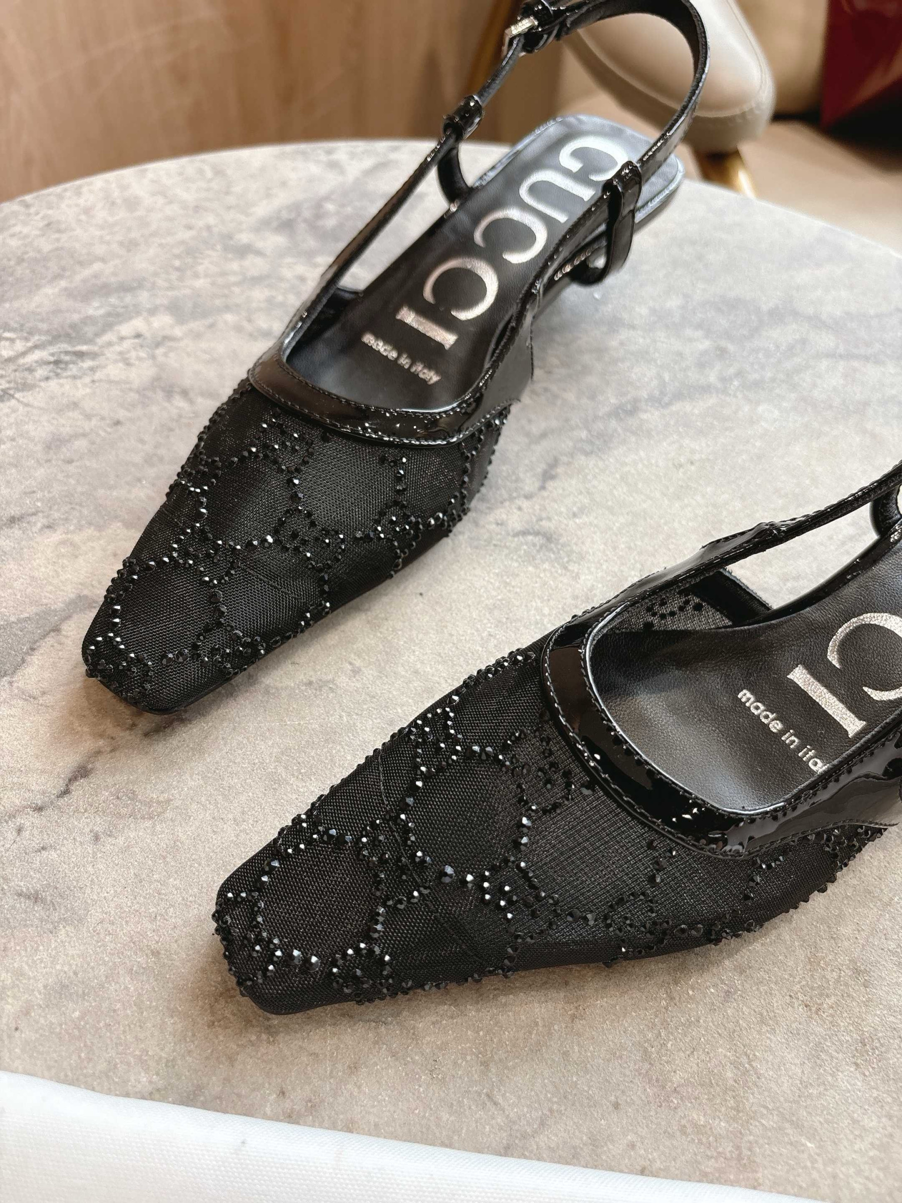 UA Gvc*1 GG Slingback