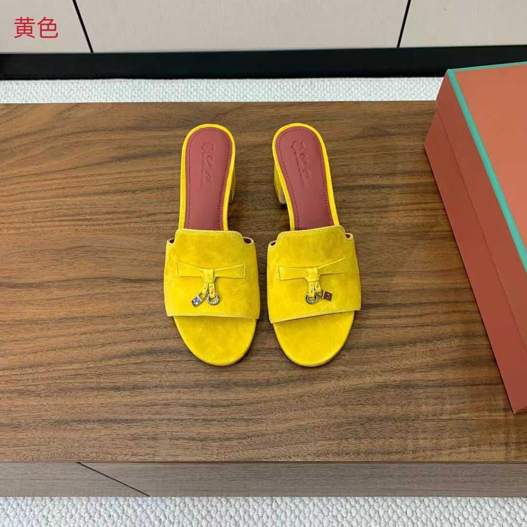 UA L0r0 P1ana Summer Charms Sandal