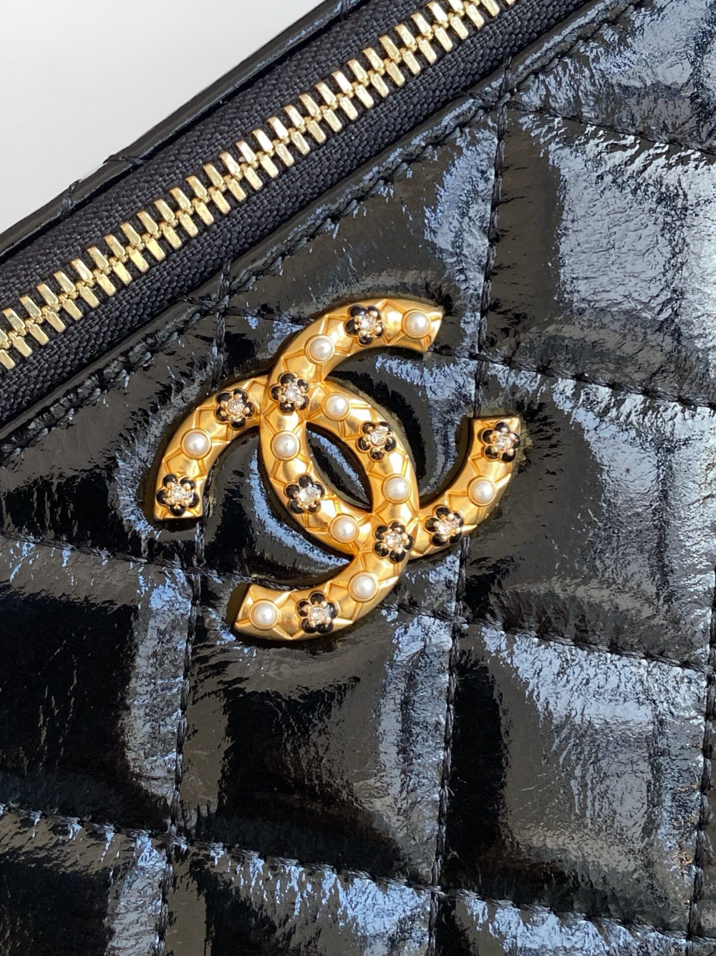 Ch**el Vanity With Chain 9.5x17x8cm