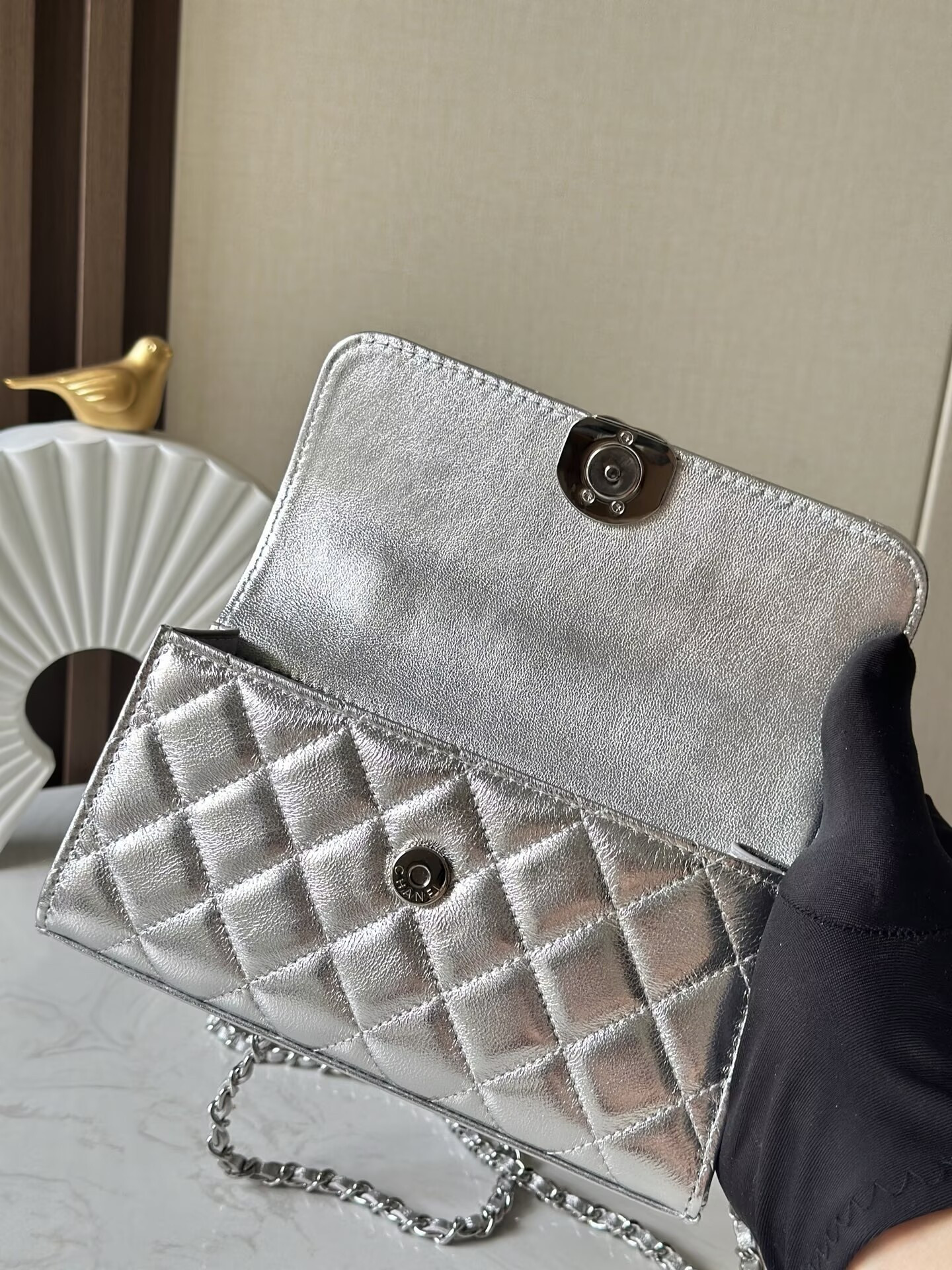 Ch**el Kelly 23P 19x10x4.5cm