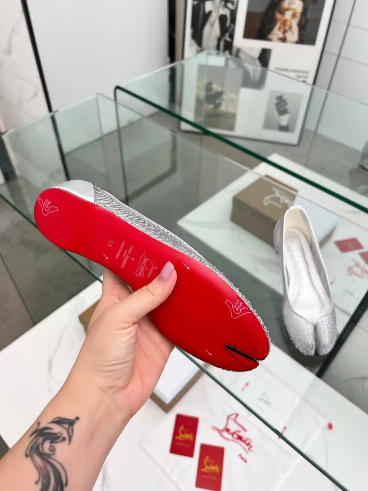 UA Chr1st1an Louboutin x Ma1s0n Marg*e1a Tabi Ballet Flats