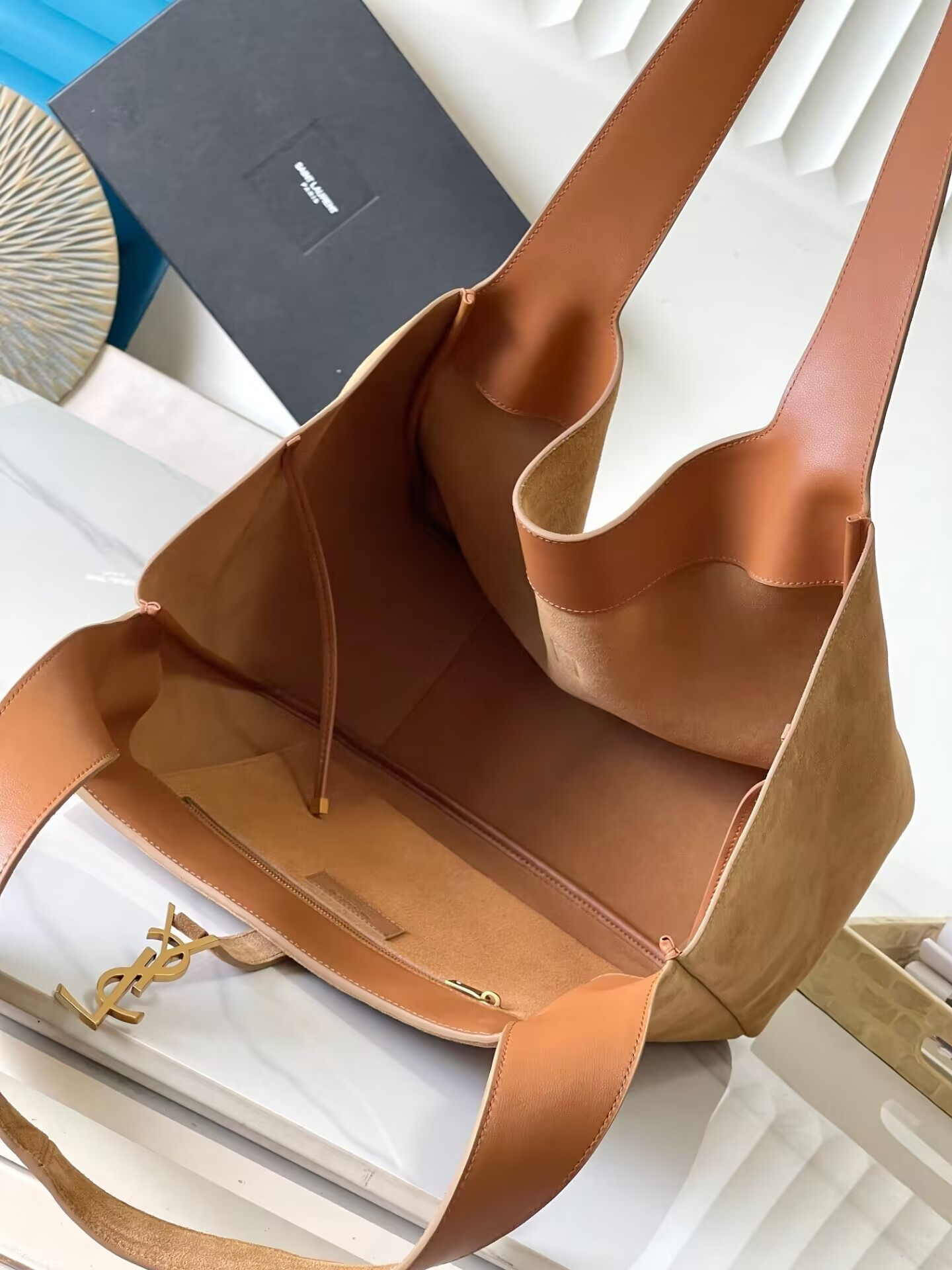 Y51 le 5 à 7 bea in suede 50×28×18cm