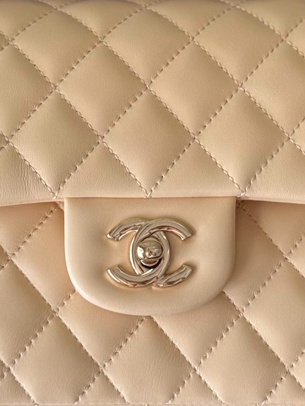 Ch**el Small Classic Bag 23x6.5x14cm