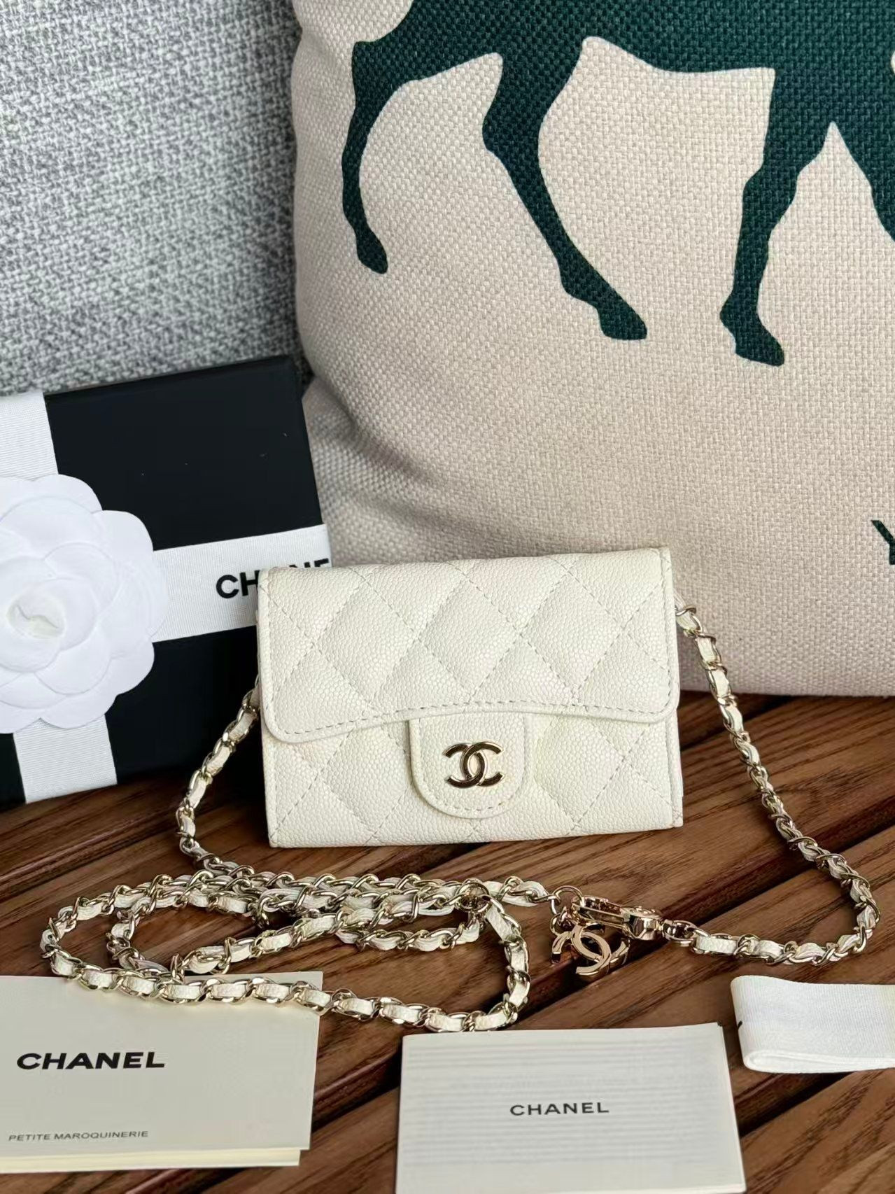 Ch**el Wallet on Chain 11x7.5x2cm