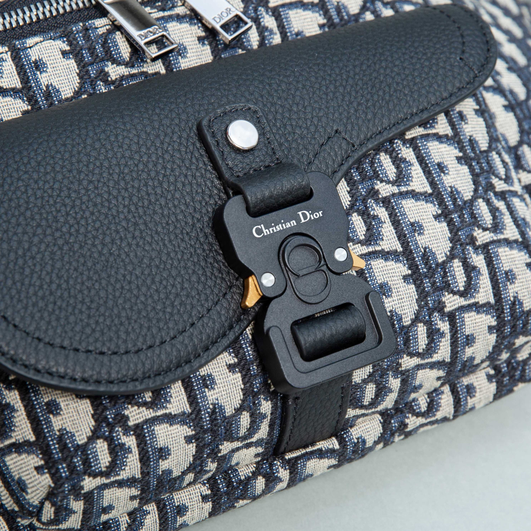 D10r saddle belt bag 39x17x10.5cm