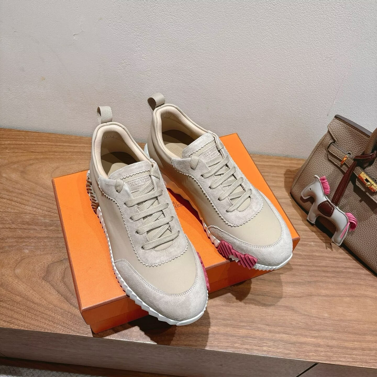 UA Hermès Bouncing Sneaker