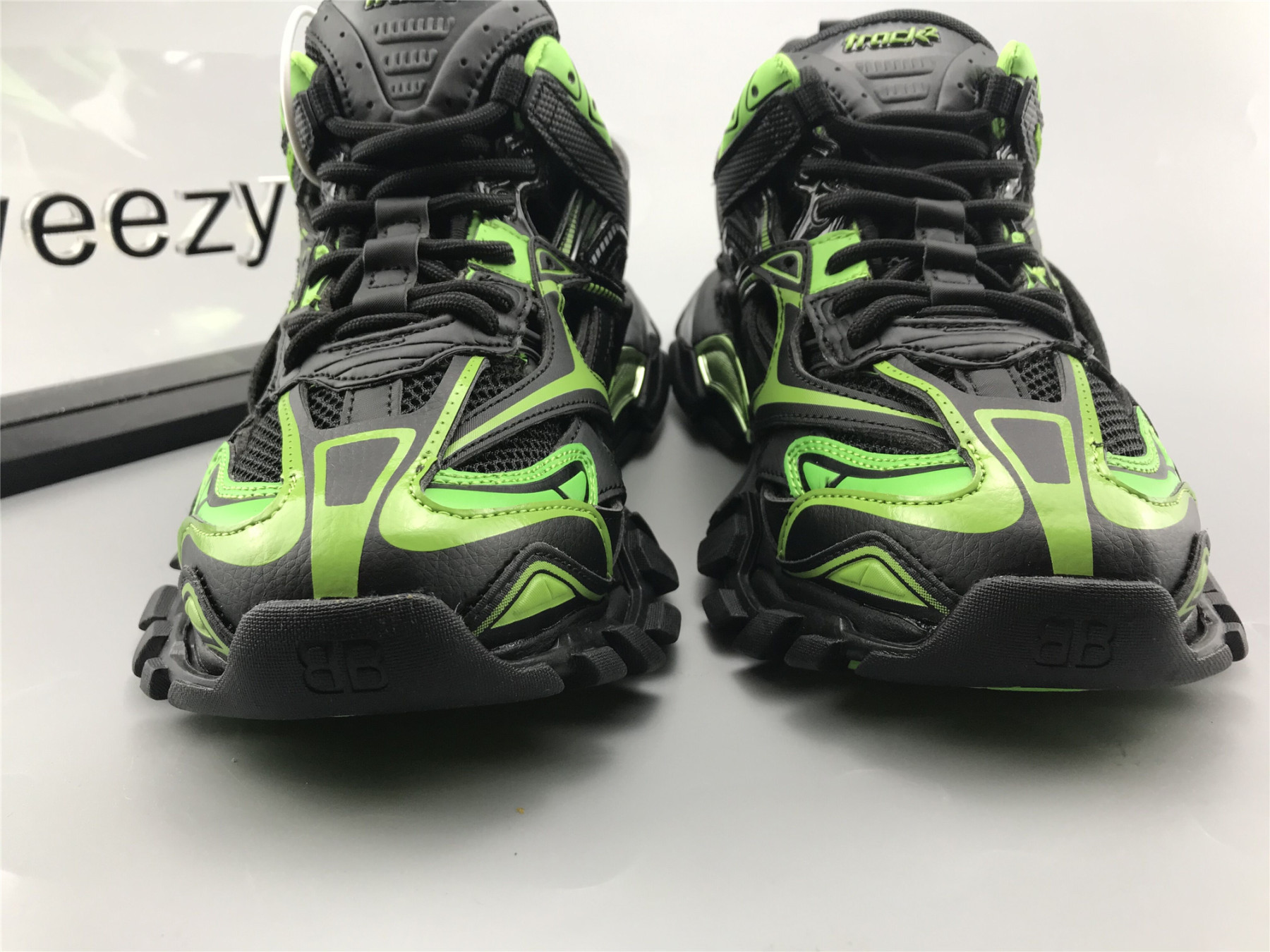UA TRACK.2 SNEAKER NOIR VERT