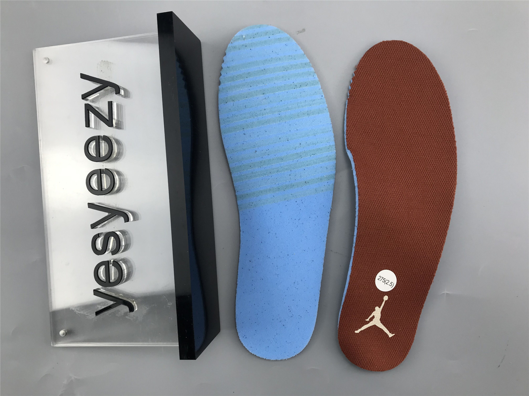 UA  AIR JORDAN 1 MID "MILAN"