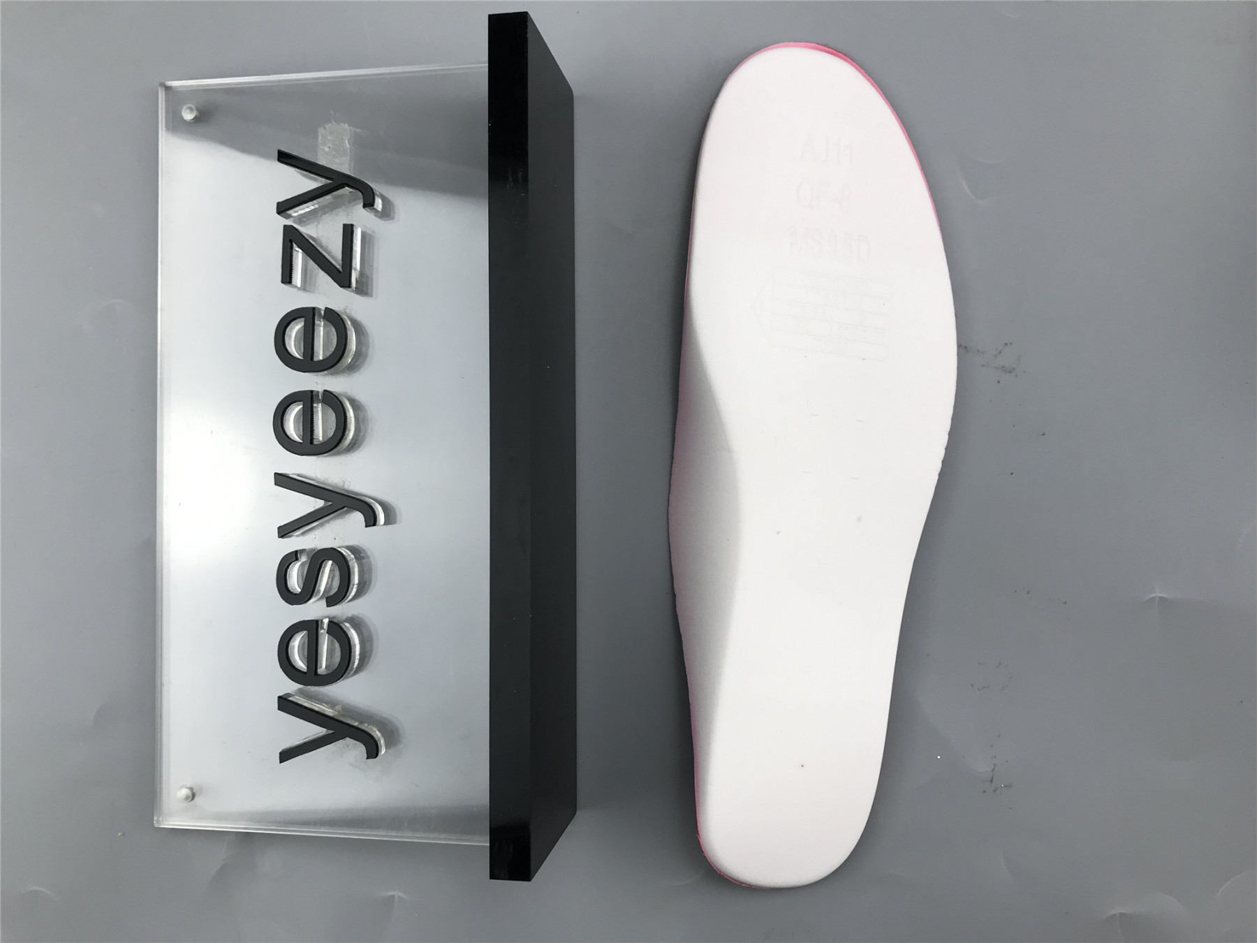 UA AIR JORDAN 4 RETRO METALLIC RED