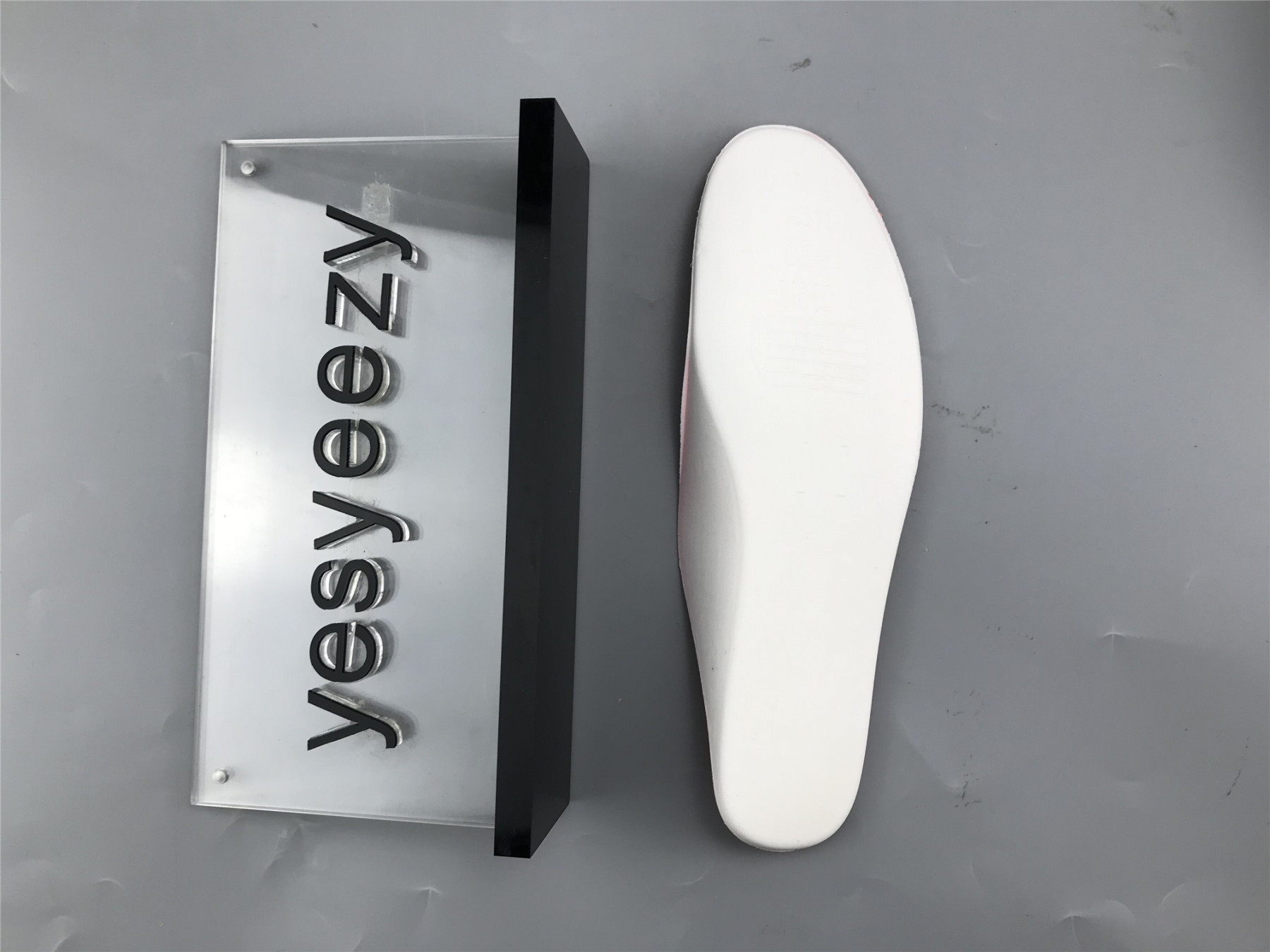 UA AIR JORDAN 4 RETRO METALLIC ORANGE