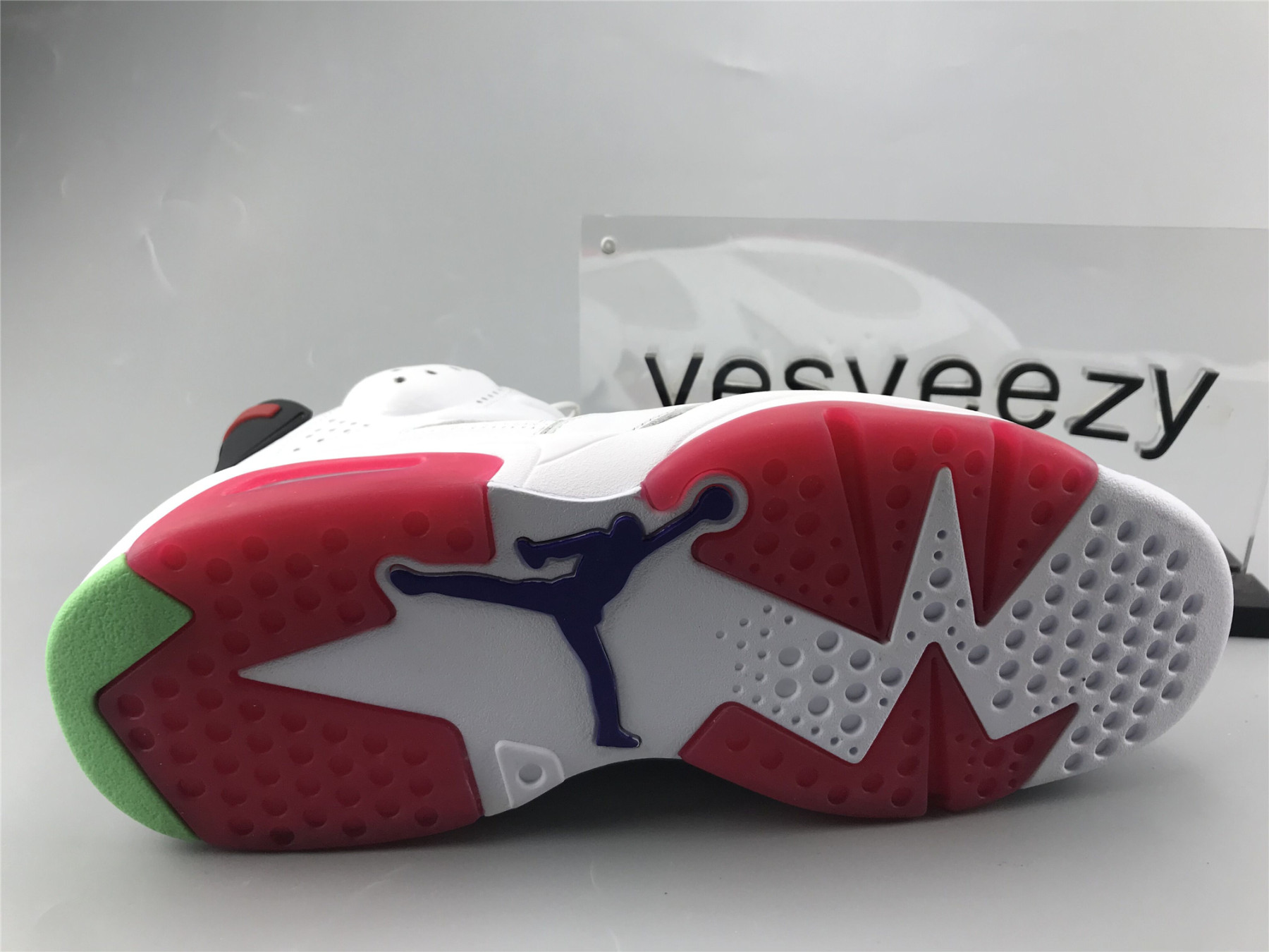 UA AIR JORDAN 6 RETRO "NEUTRAL GREY"