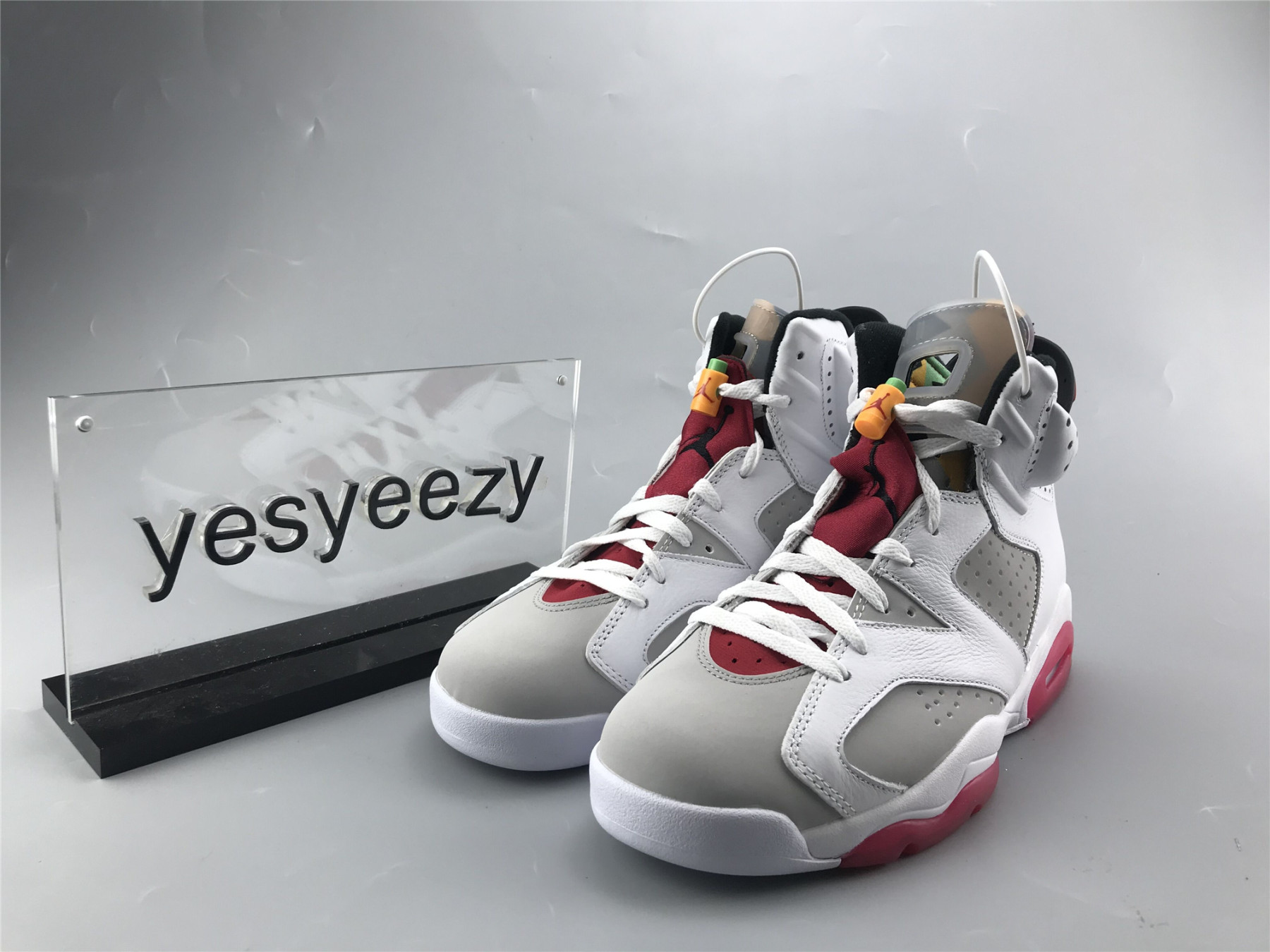 UA AIR JORDAN 6 RETRO "NEUTRAL GREY"