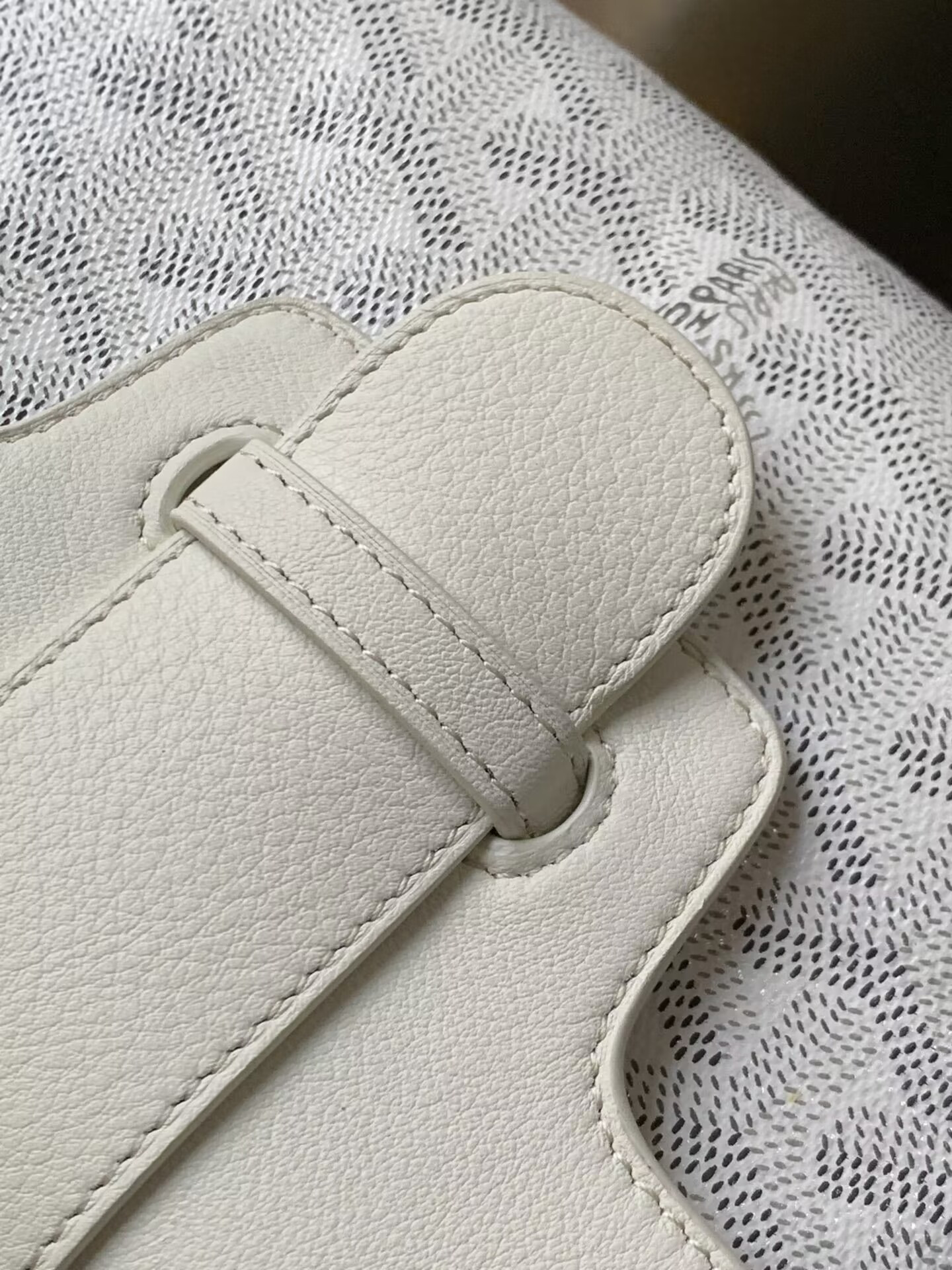 G09ard White Mini G09ardine Saigon Souple 15x20x7cm