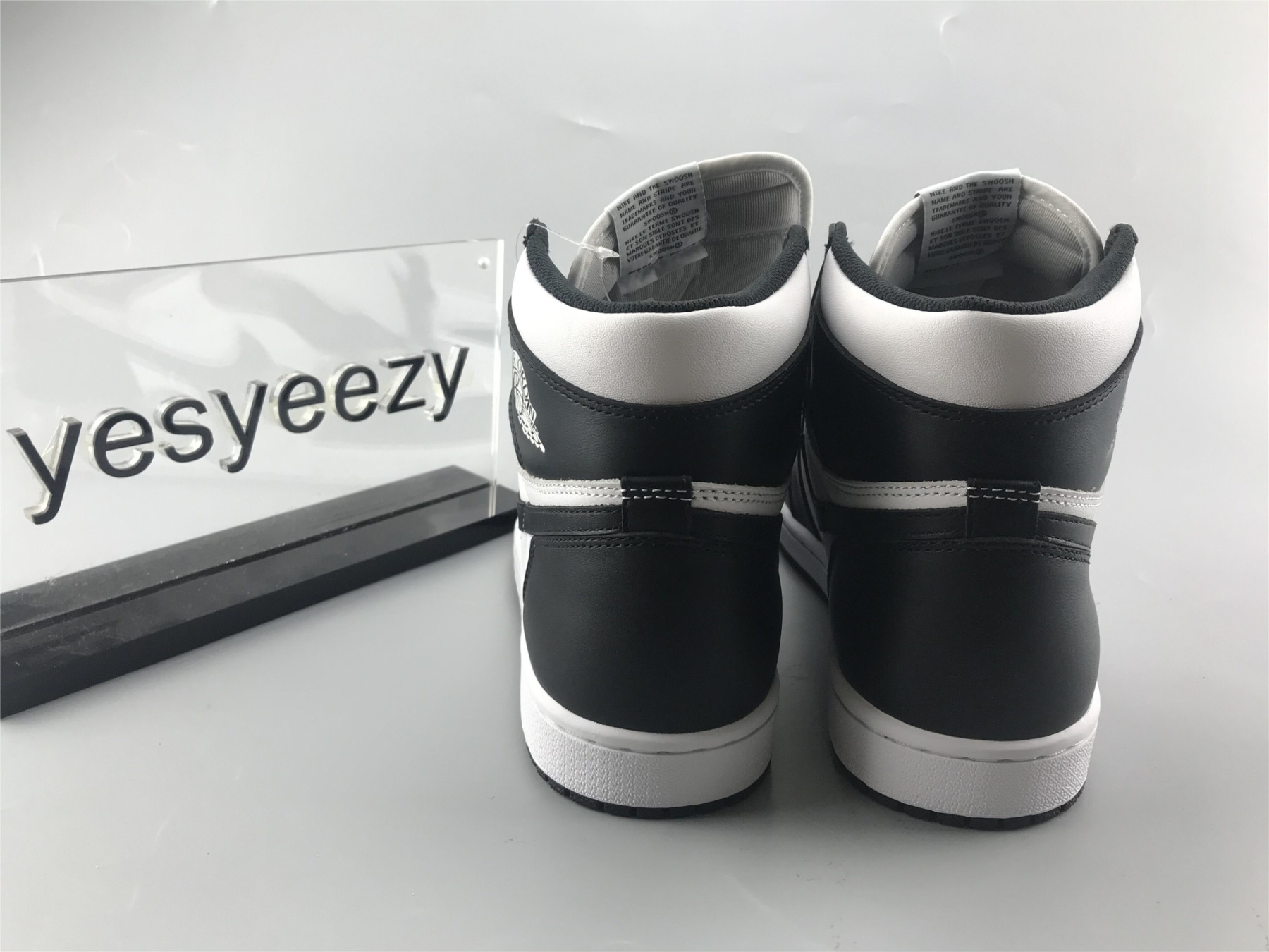 UA AIR JORDAN 1 RETRO HIGH OG "BLACK WHITE"