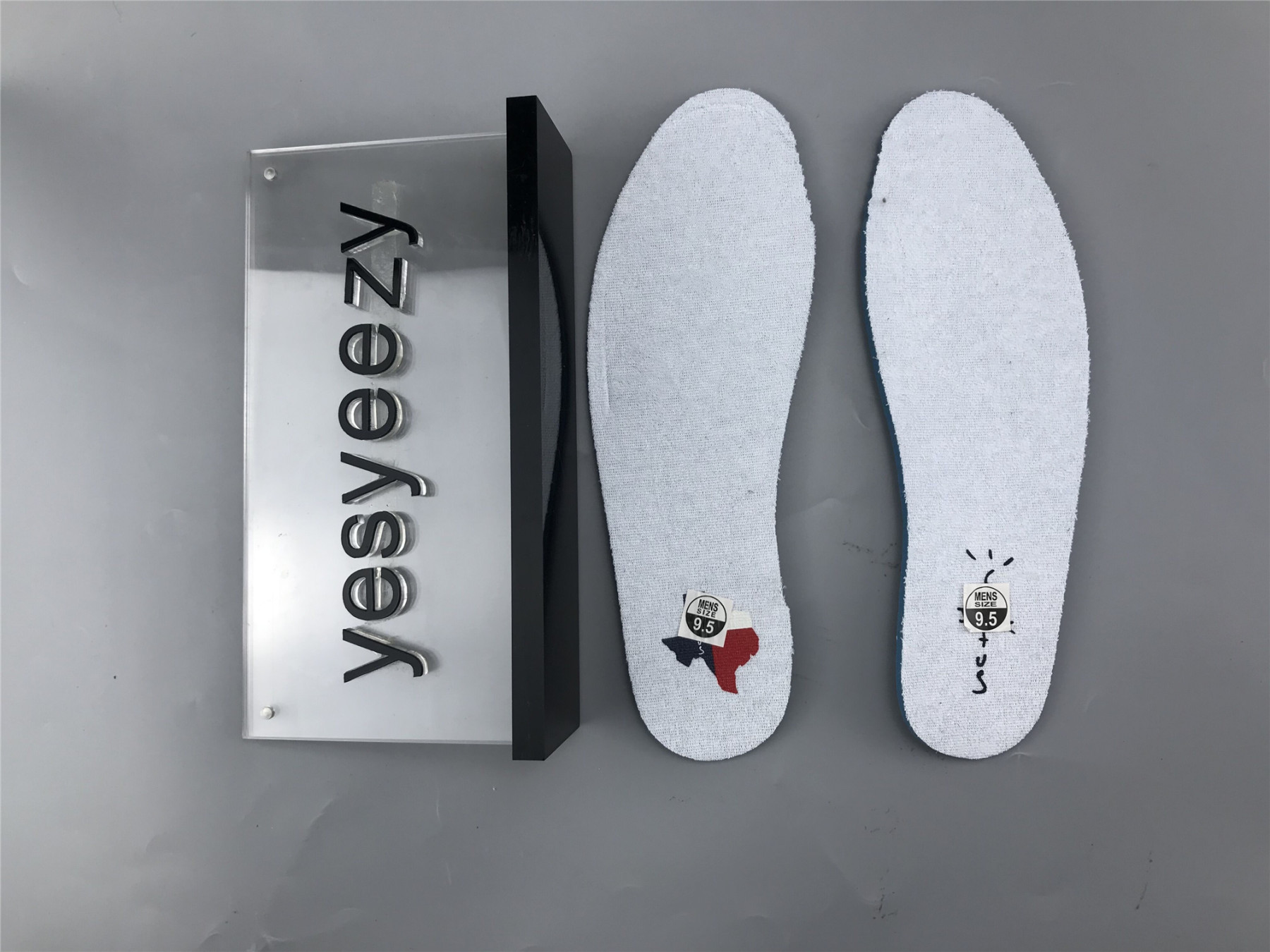 UA TRAVIS SCOTT X AIR JORDAN 4 "CATUS JACK" OLIVE