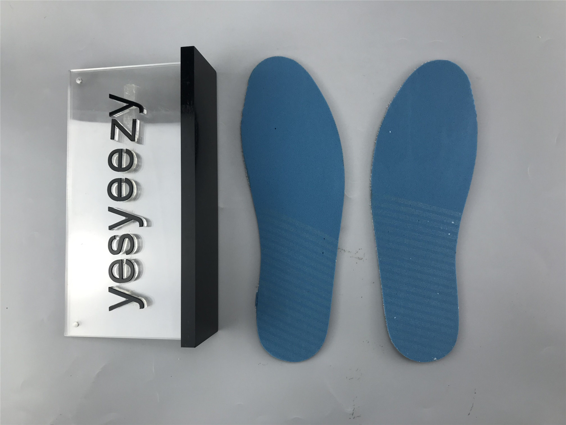 UA TRAVIS SCOTT X AIR JORDAN 4 "CATUS JACK" OLIVE