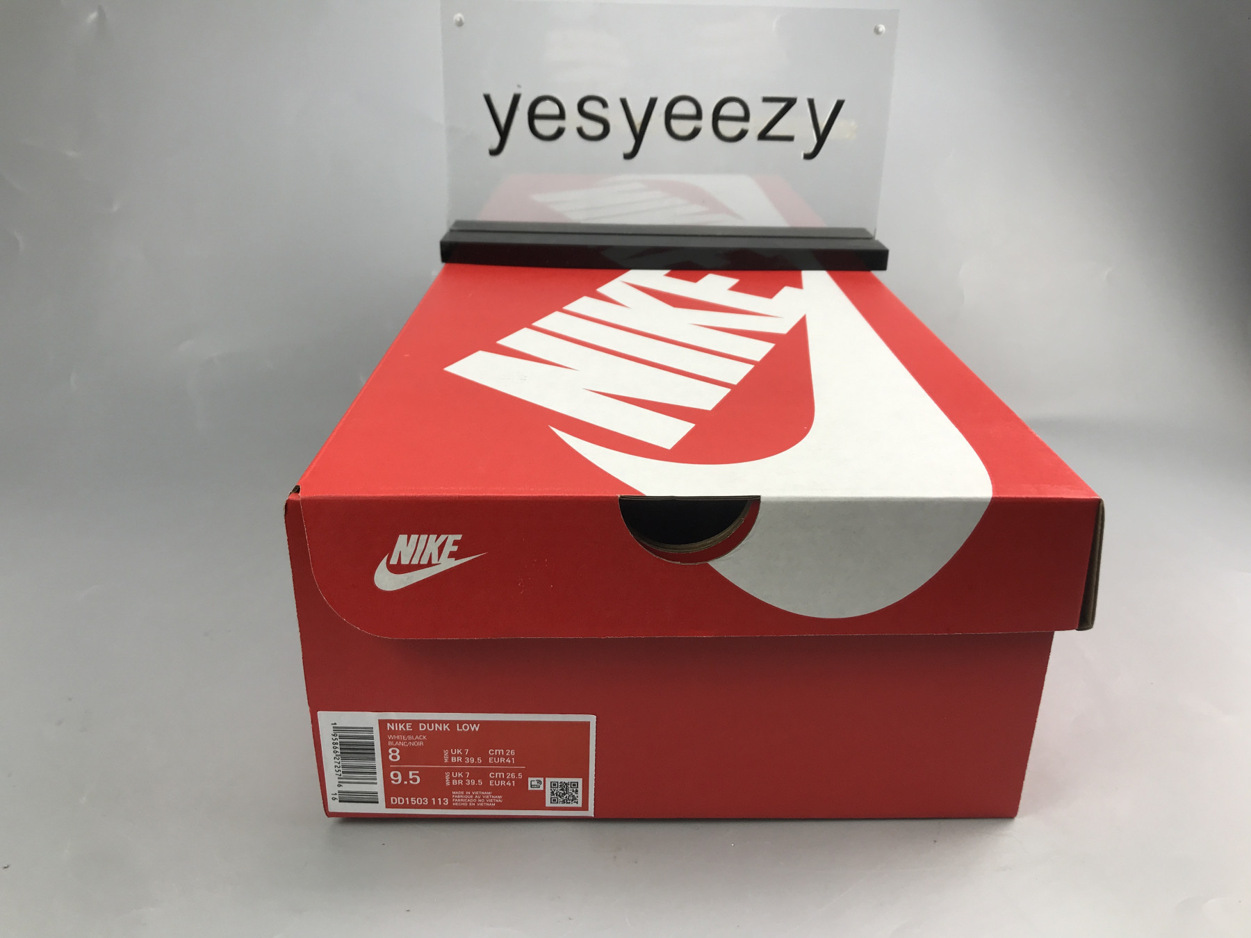 UA NIKE WMNS DUNK LOW 