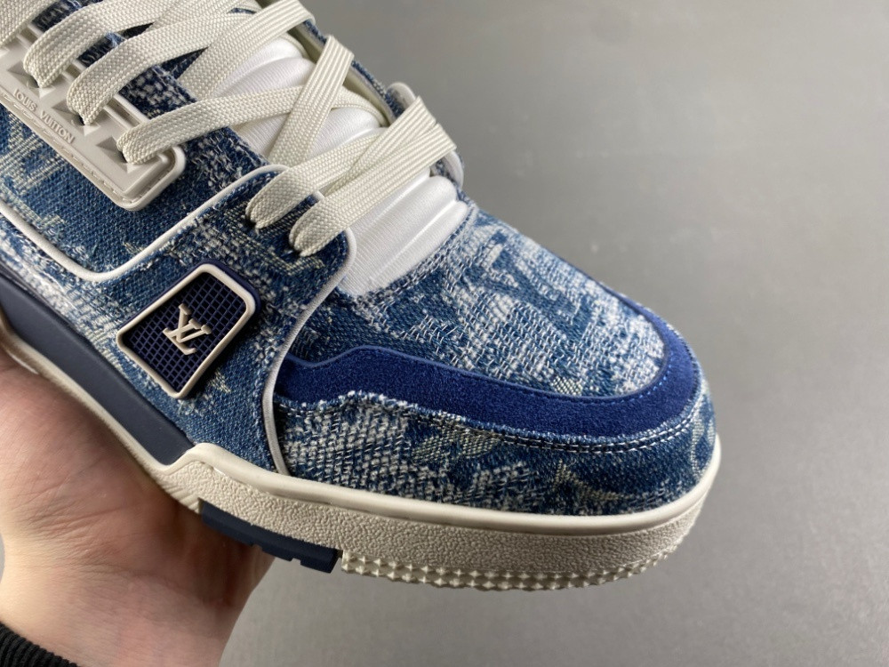 UA LV trainer Sneakers