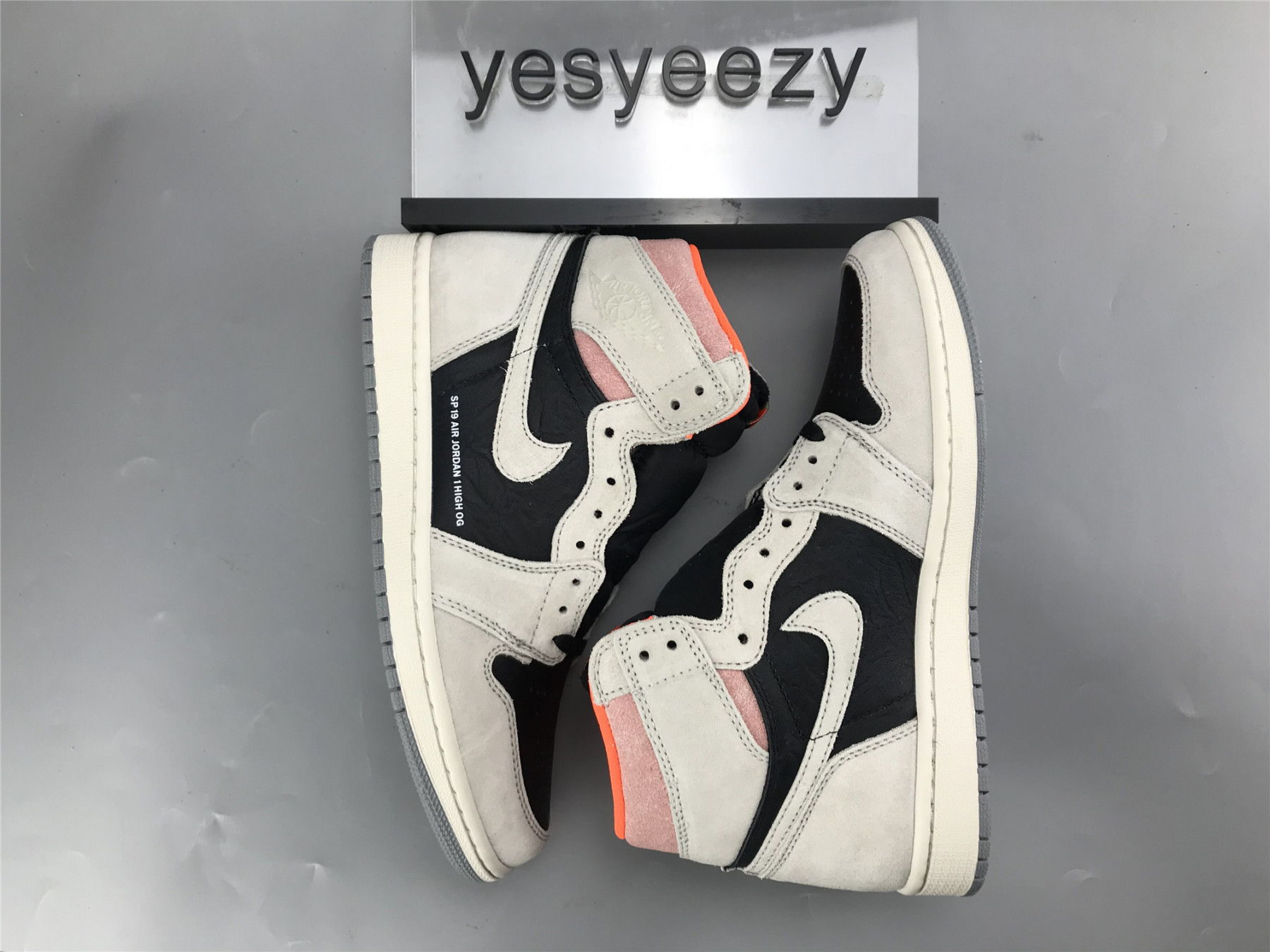 UA AIR JORDAN 1 RETRO HIGH OG 