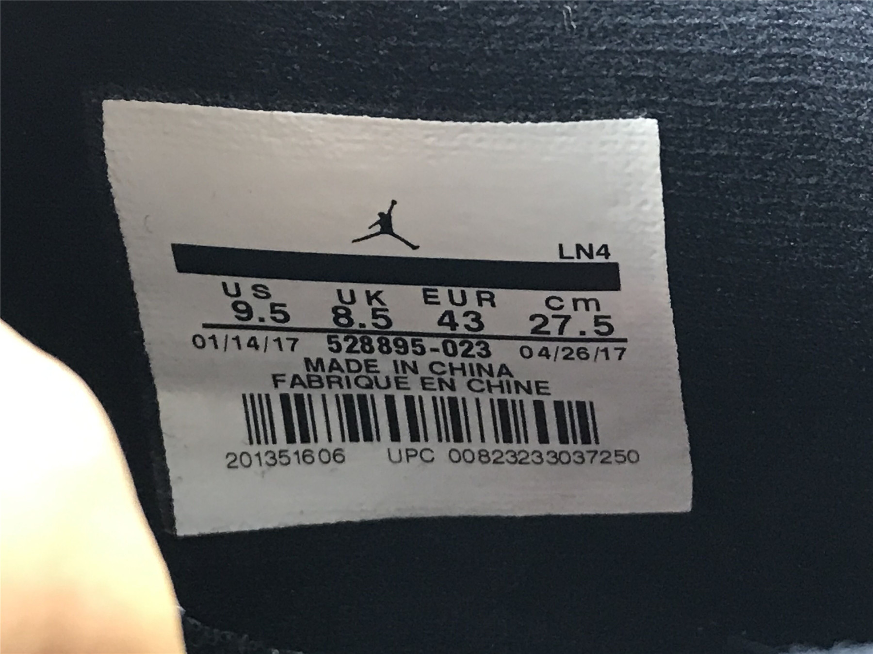 UA AIR JORDAN 11 RETRO LOW 