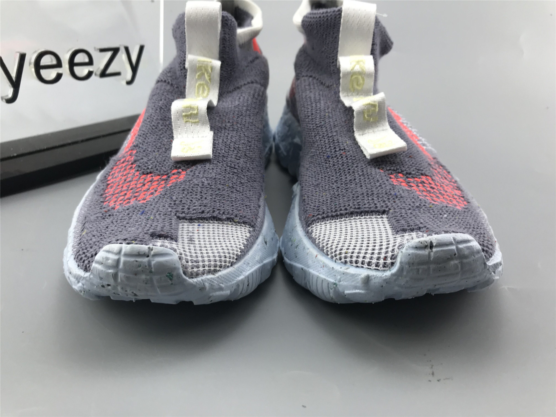 UA NIKE SPACE HIPPIE 02 