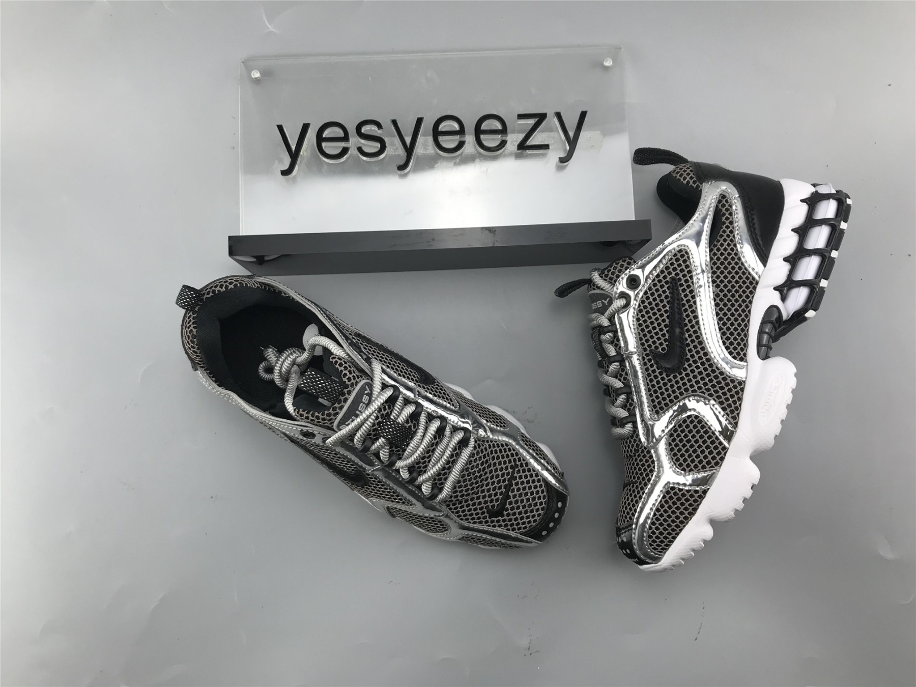 UA NIKE STUSSY X AIR ZOOM SPIRIDON CAGED 