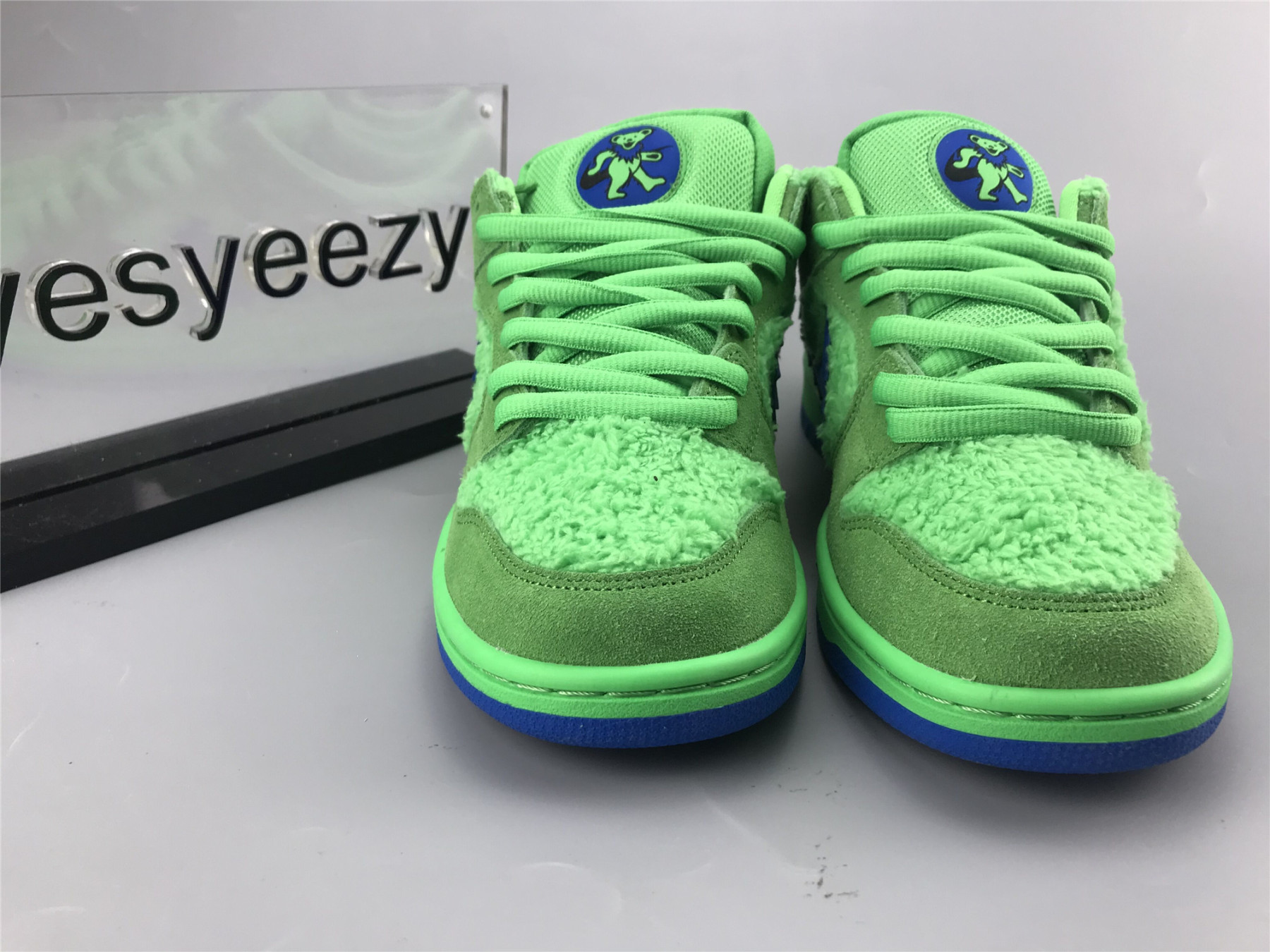 UA NIKE GRATEFUL DEAD X DUNK LOW SB 