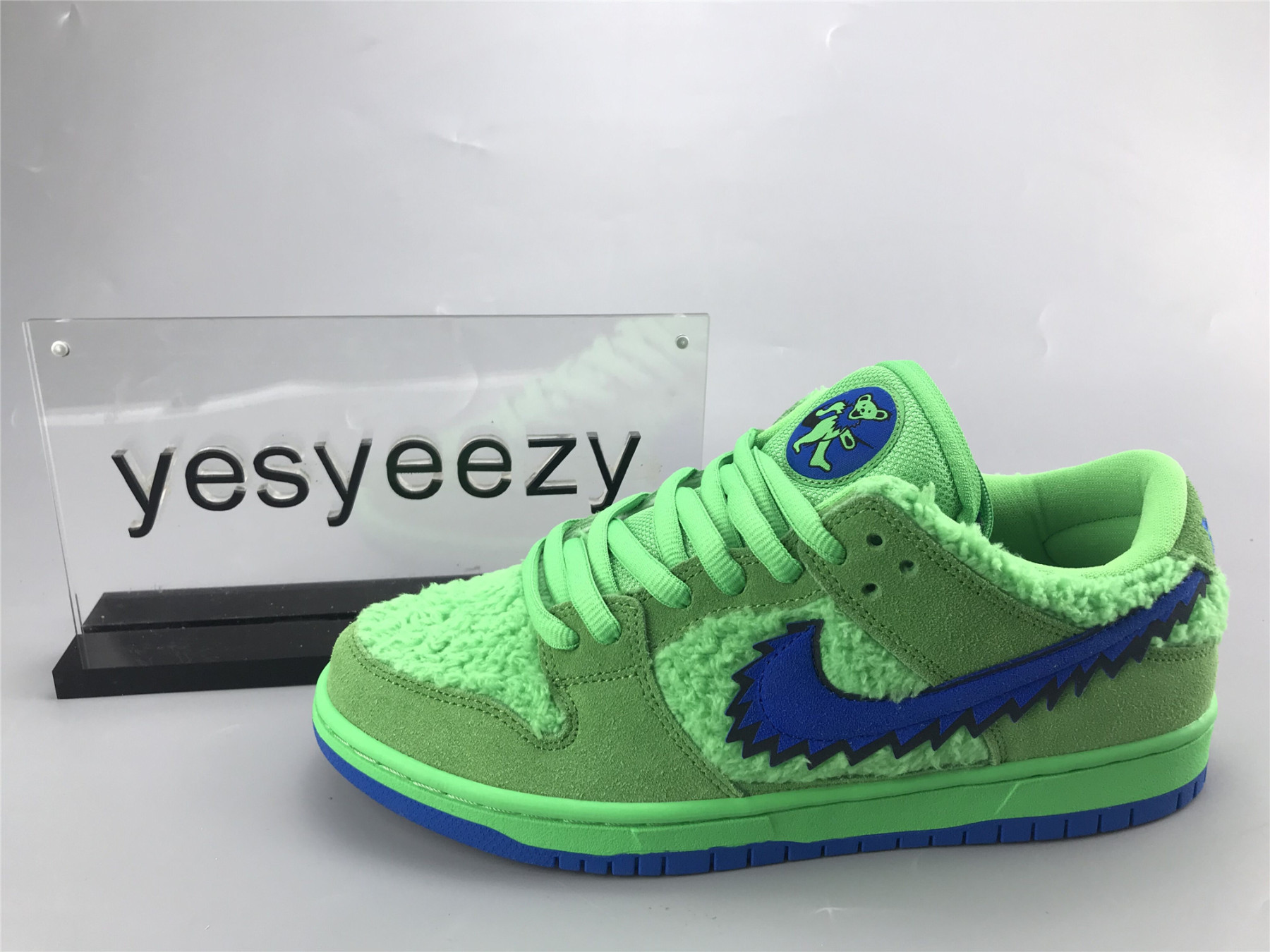 UA NIKE GRATEFUL DEAD X DUNK LOW SB 