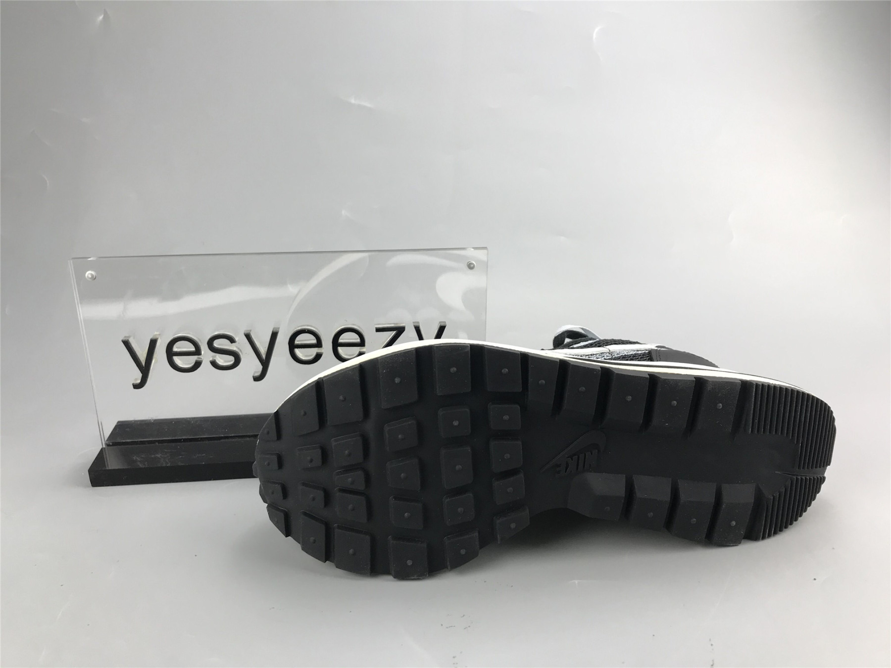 UA NIKE SACAI X VAPORWAFFLE 