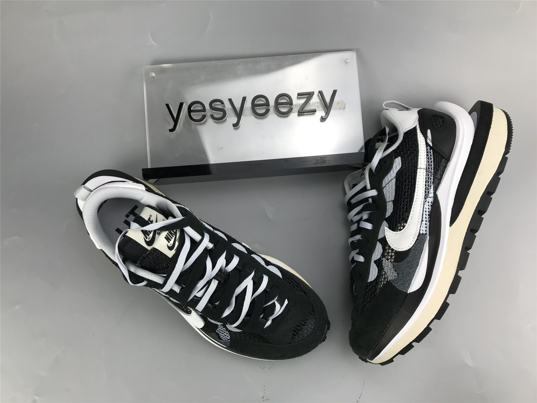 UA NIKE SACAI X VAPORWAFFLE 