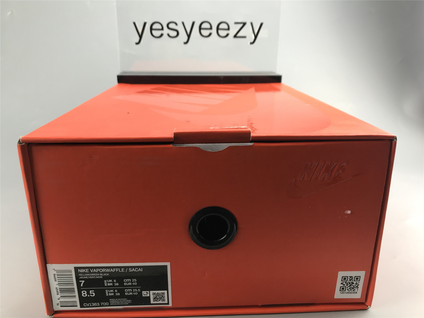 UA NIKE SACAI X VAPORWAFFLE 