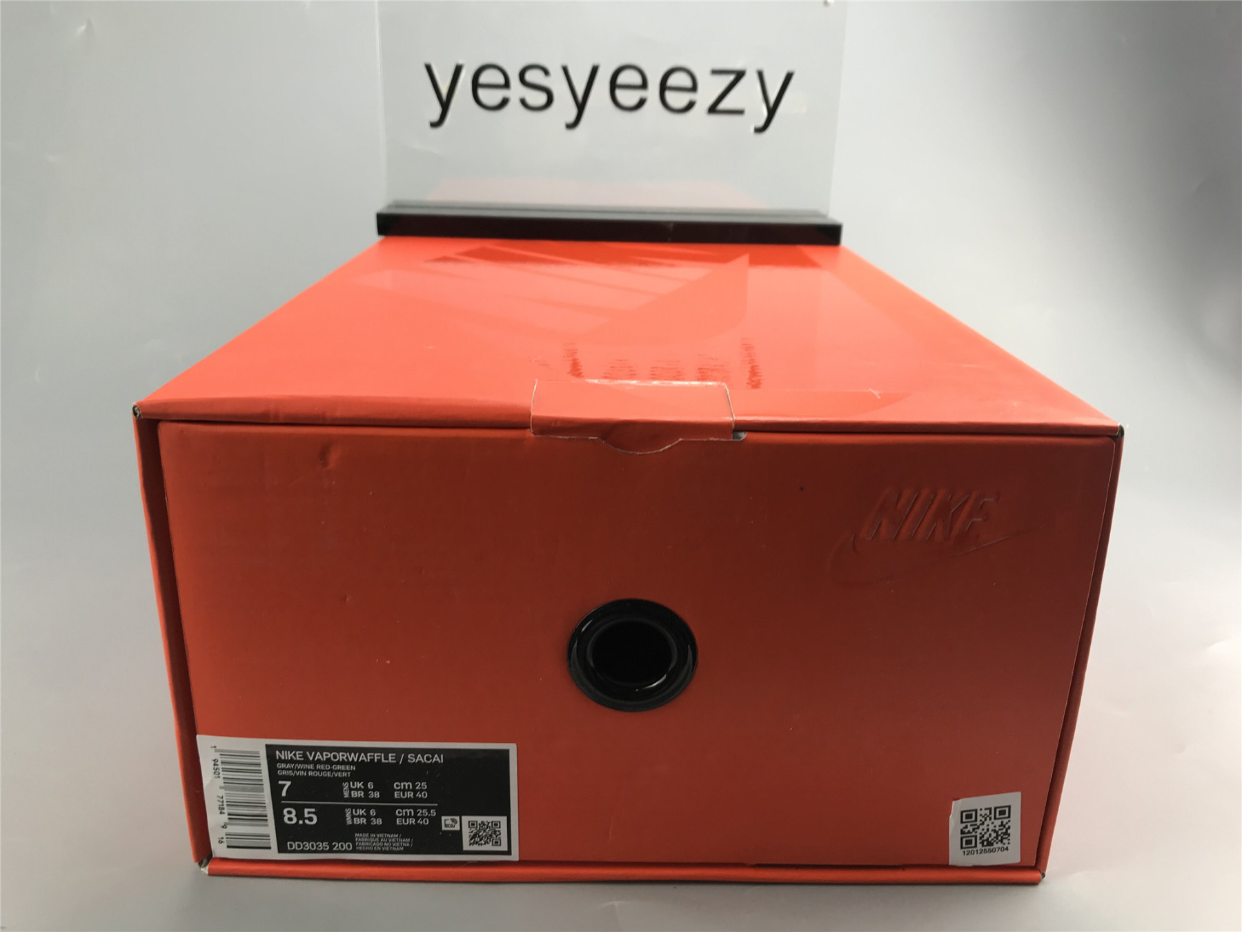 UA NIKE SACAI X VAPORWAFFLE SP 