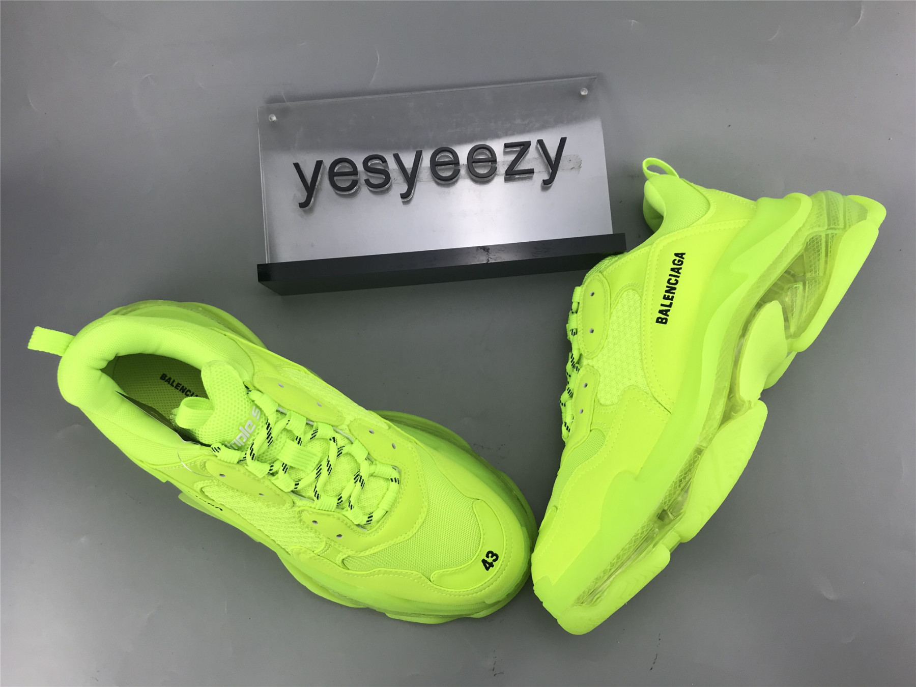 UA TRIPLE S CLEAR SOLE SNEAKER FLUORESCENT GREEN