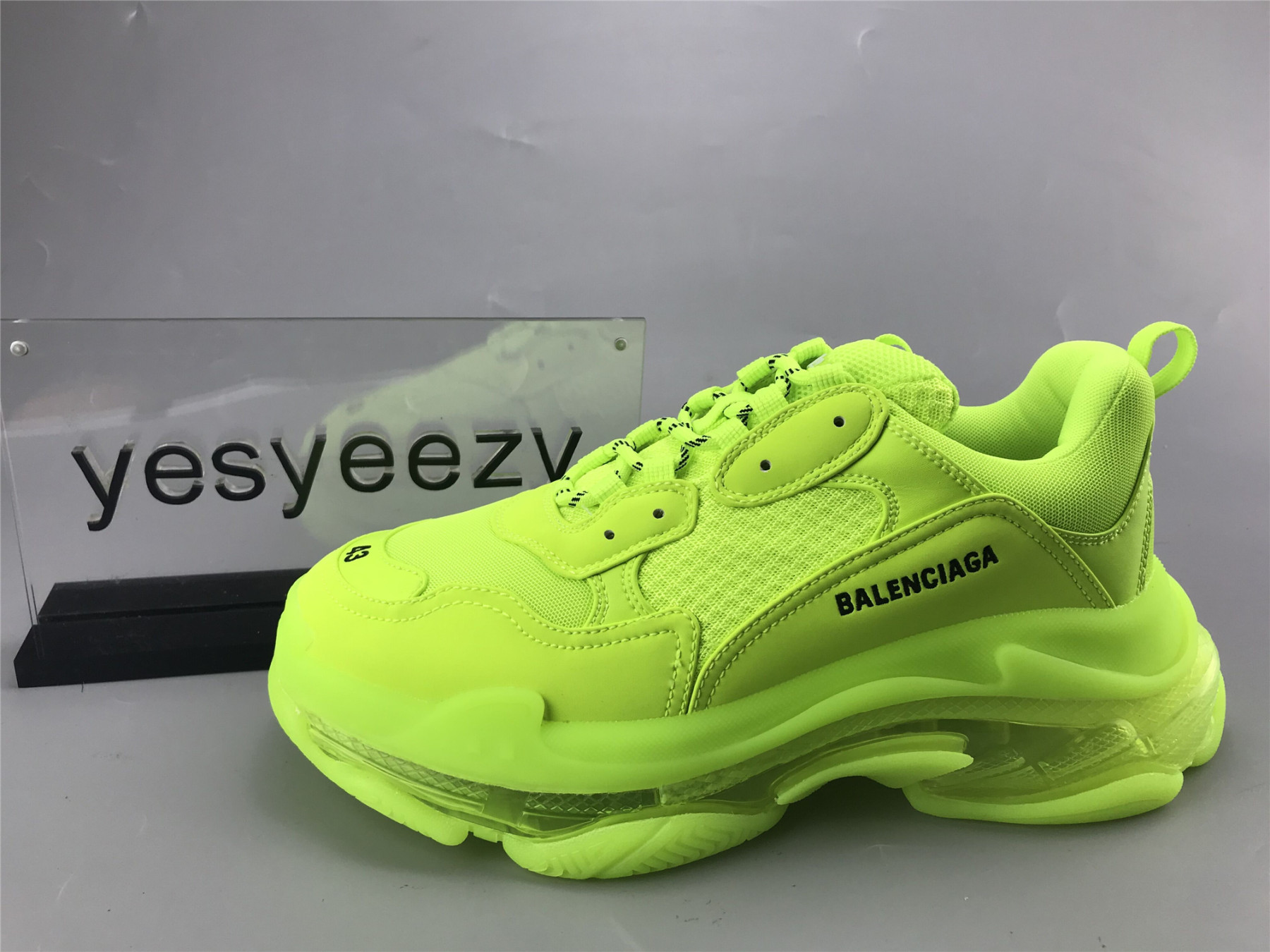 UA TRIPLE S CLEAR SOLE SNEAKER FLUORESCENT GREEN