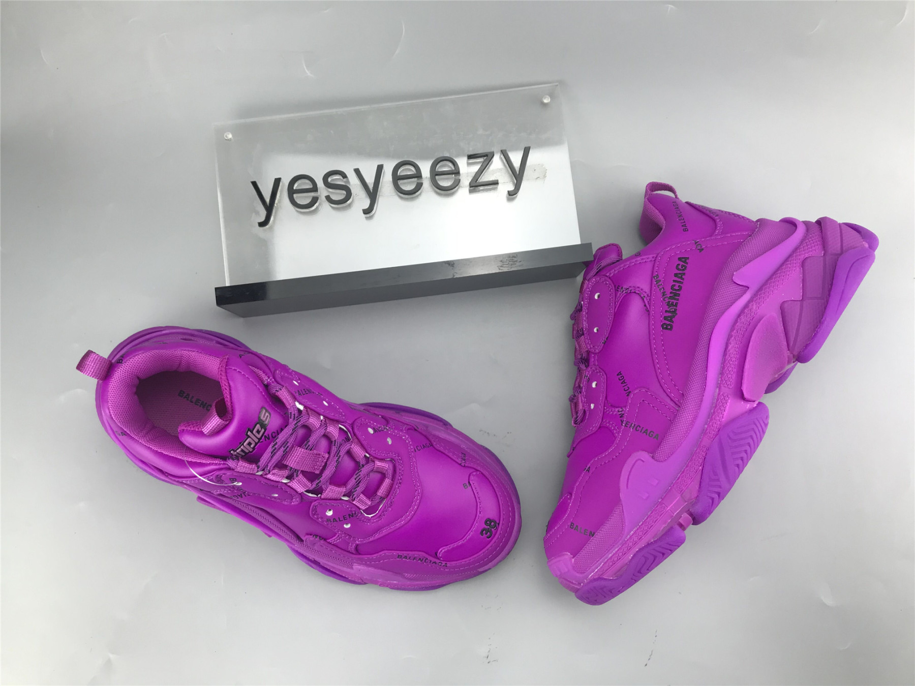 UA TRIPLE S CLEAR SOLE SNEAKER LETTER PLUM RED
