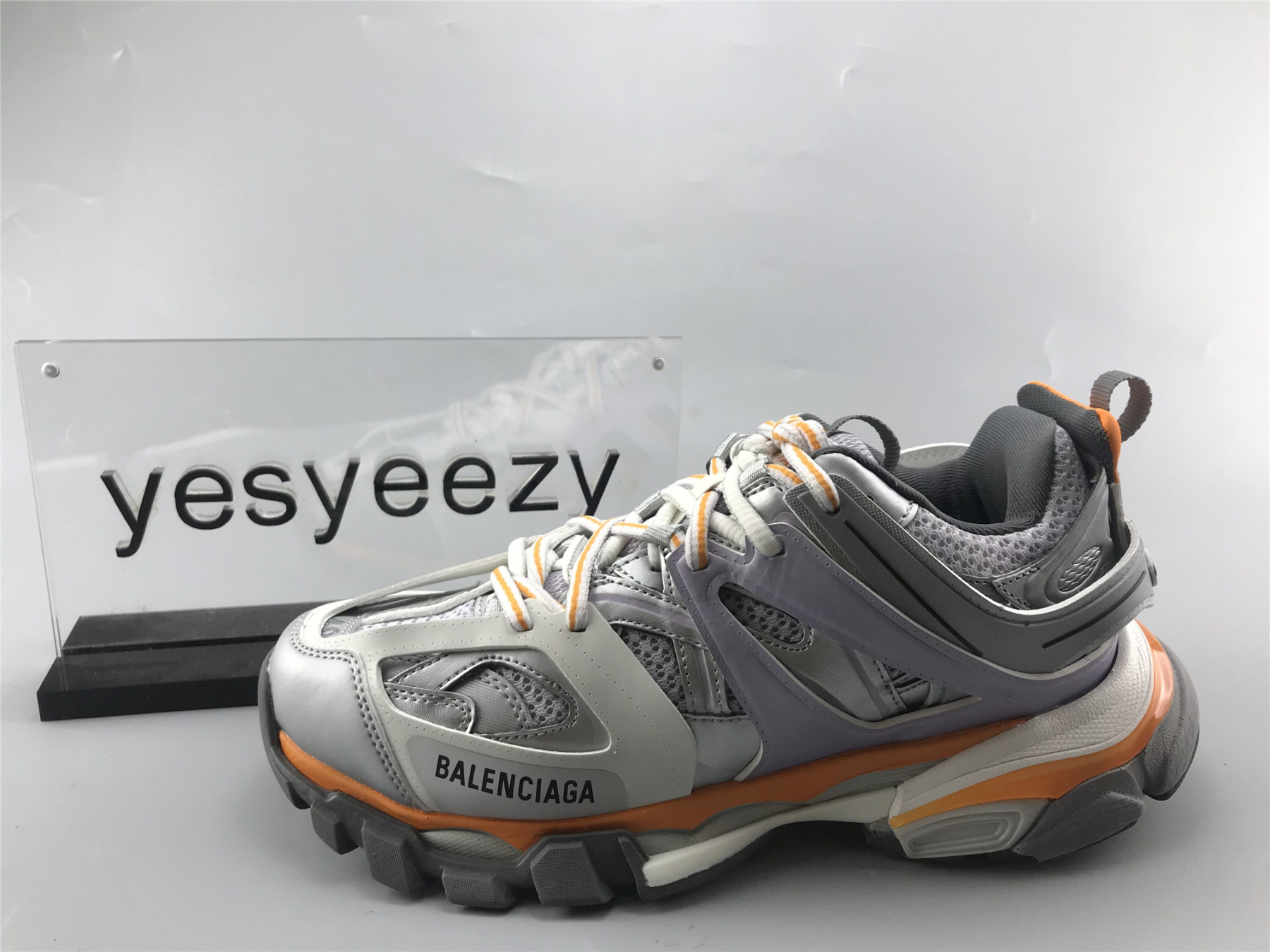 UA TRACK TRAINER WHITE SILVER PURPLE
