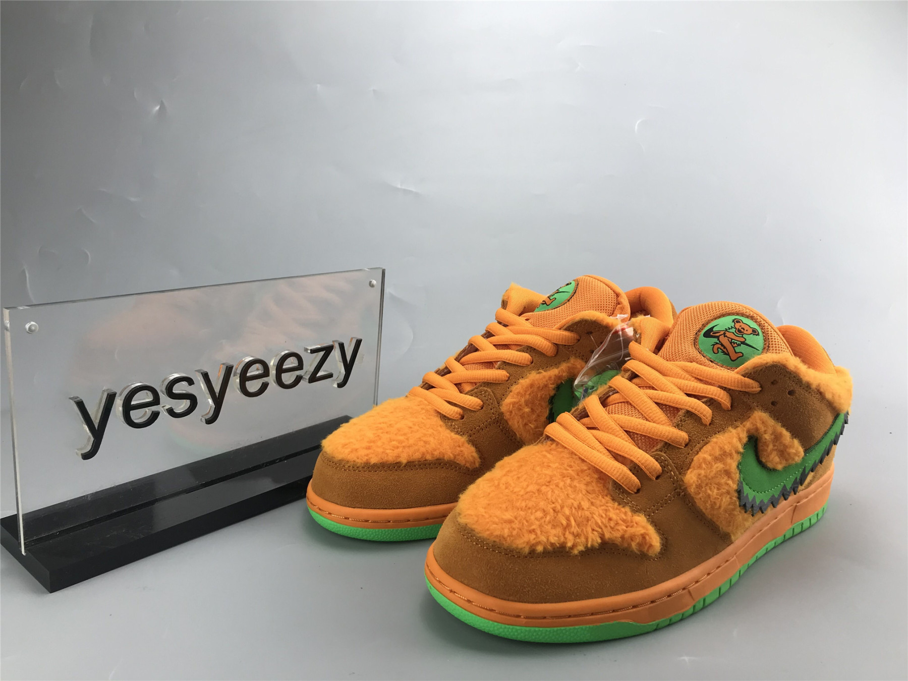 UA NIKE GRATEFUL DEAD X DUNK LOW SB 