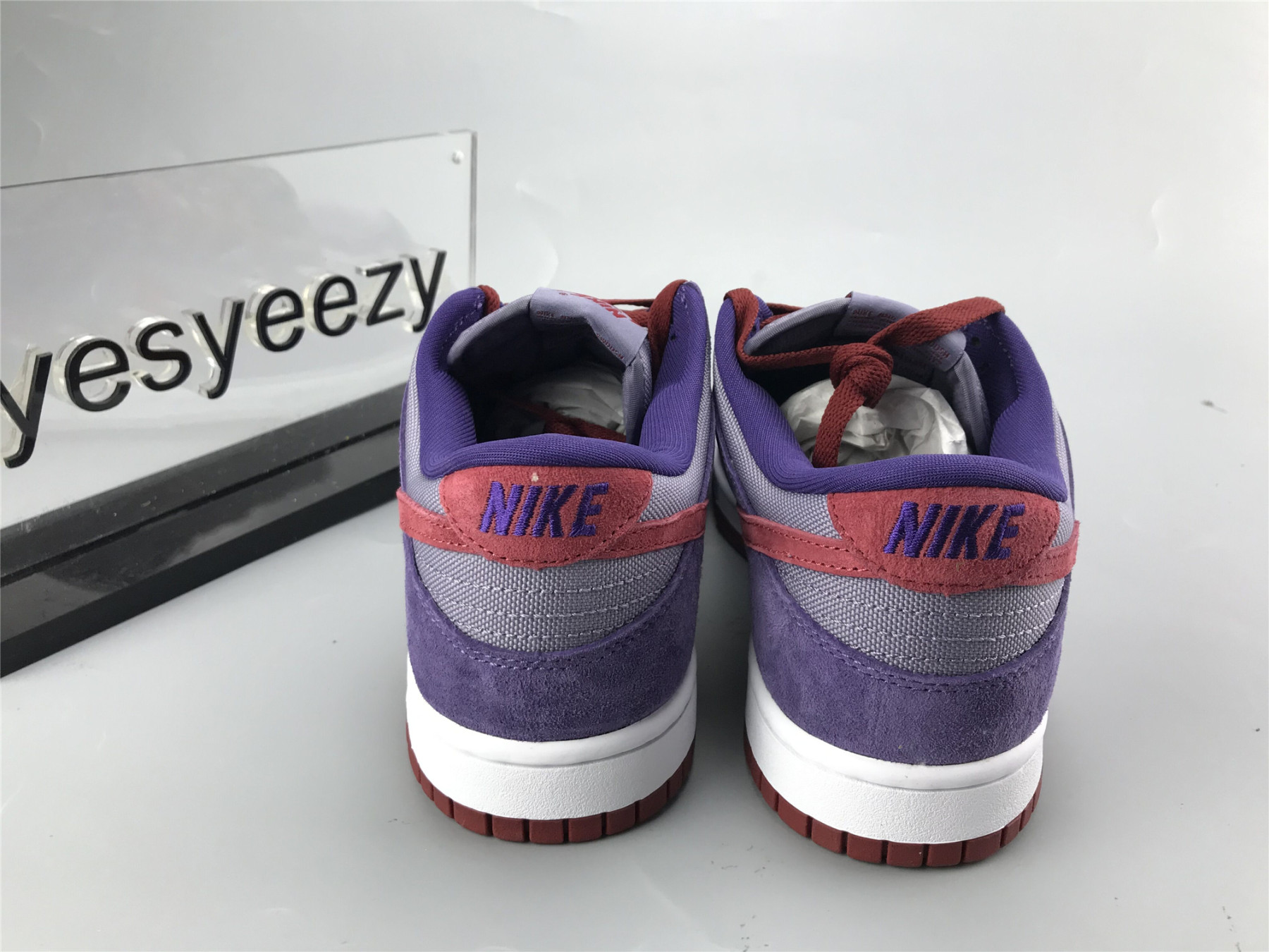 UA NIKE DUNK LOW RETRO VOL. 1 SP 