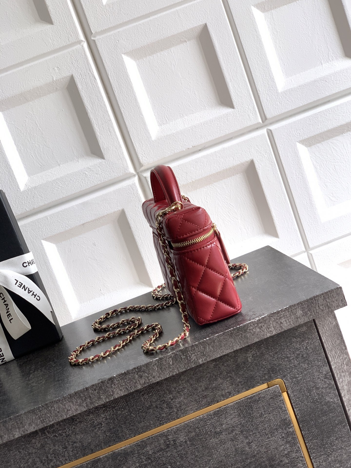 Ch**el Vanity with Chain 17x19x5cm