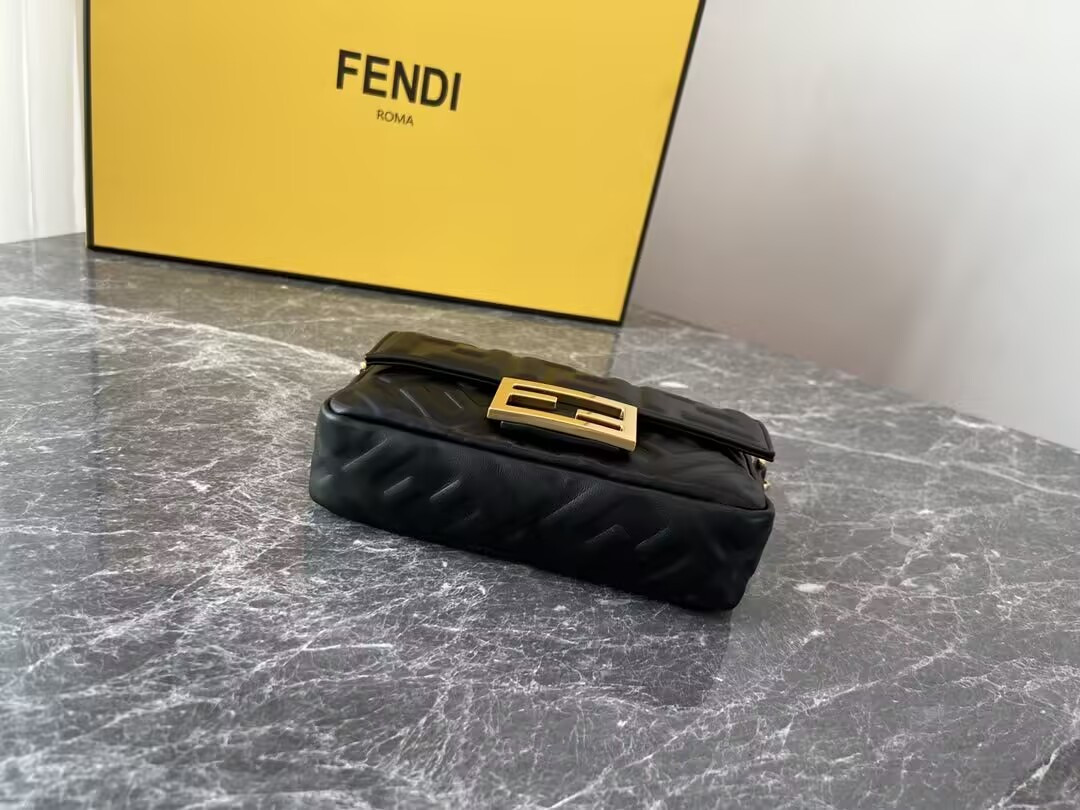 F**di baguette mini bag 19x4x10cm