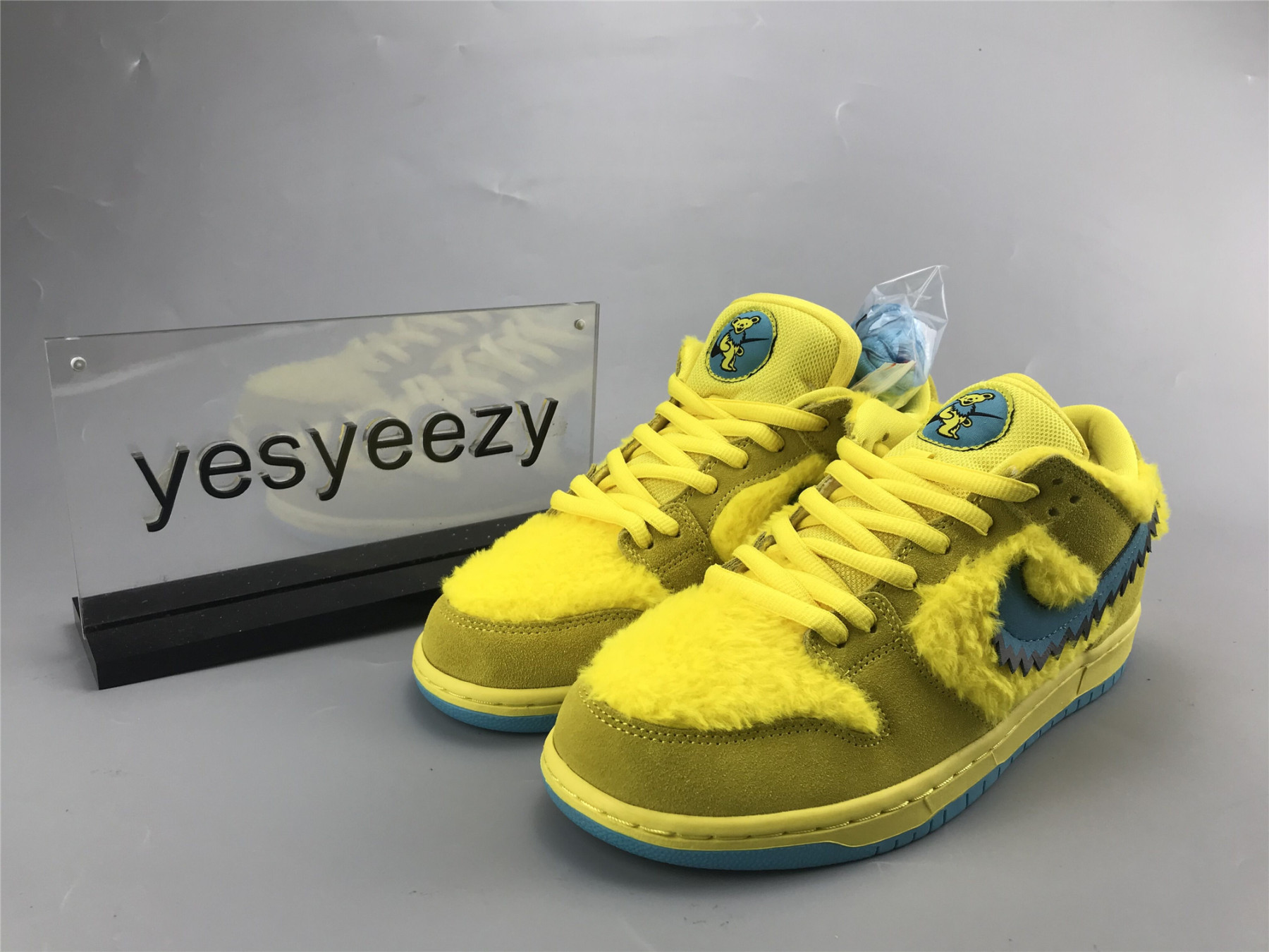 UA NIKE GRATEFUL DEAD X DUNK LOW SB 