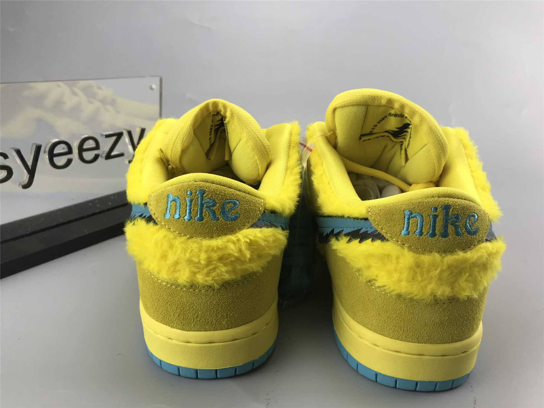 UA NIKE GRATEFUL DEAD X DUNK LOW SB 