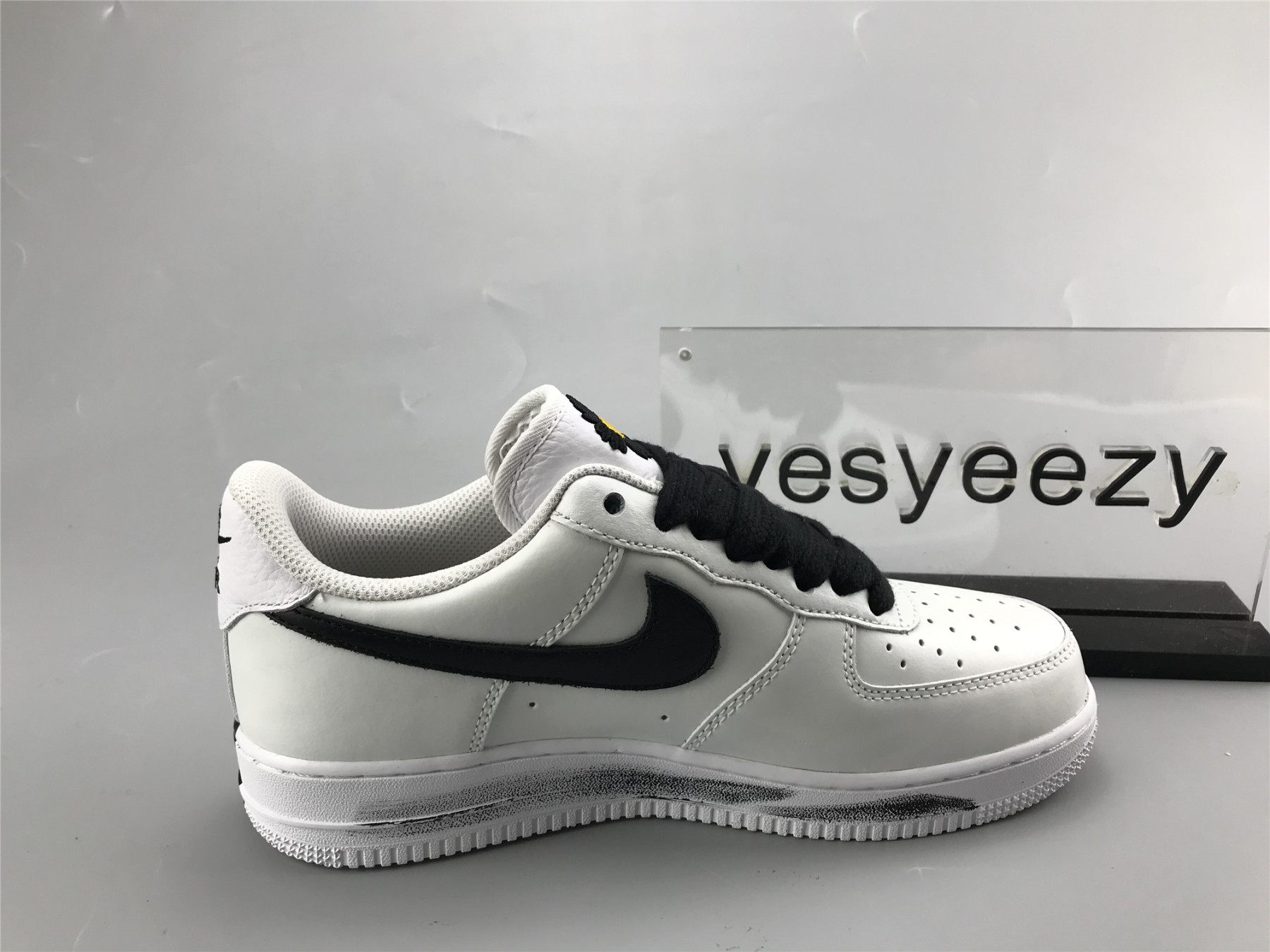 UA NIKE G-DRAGON X AIR FORCE 1 